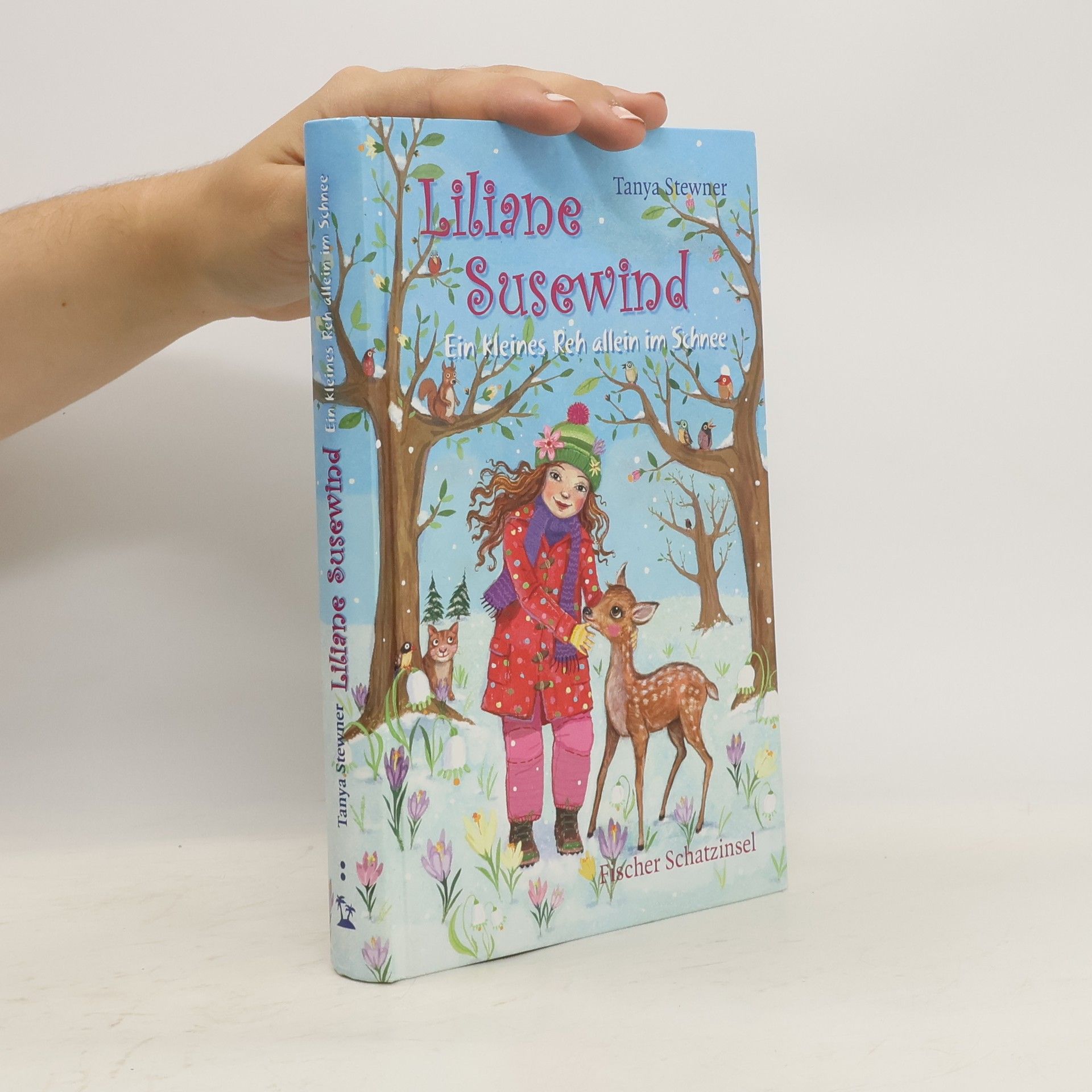 Liliane Susewind Ein kleines Reh allein im Schnee