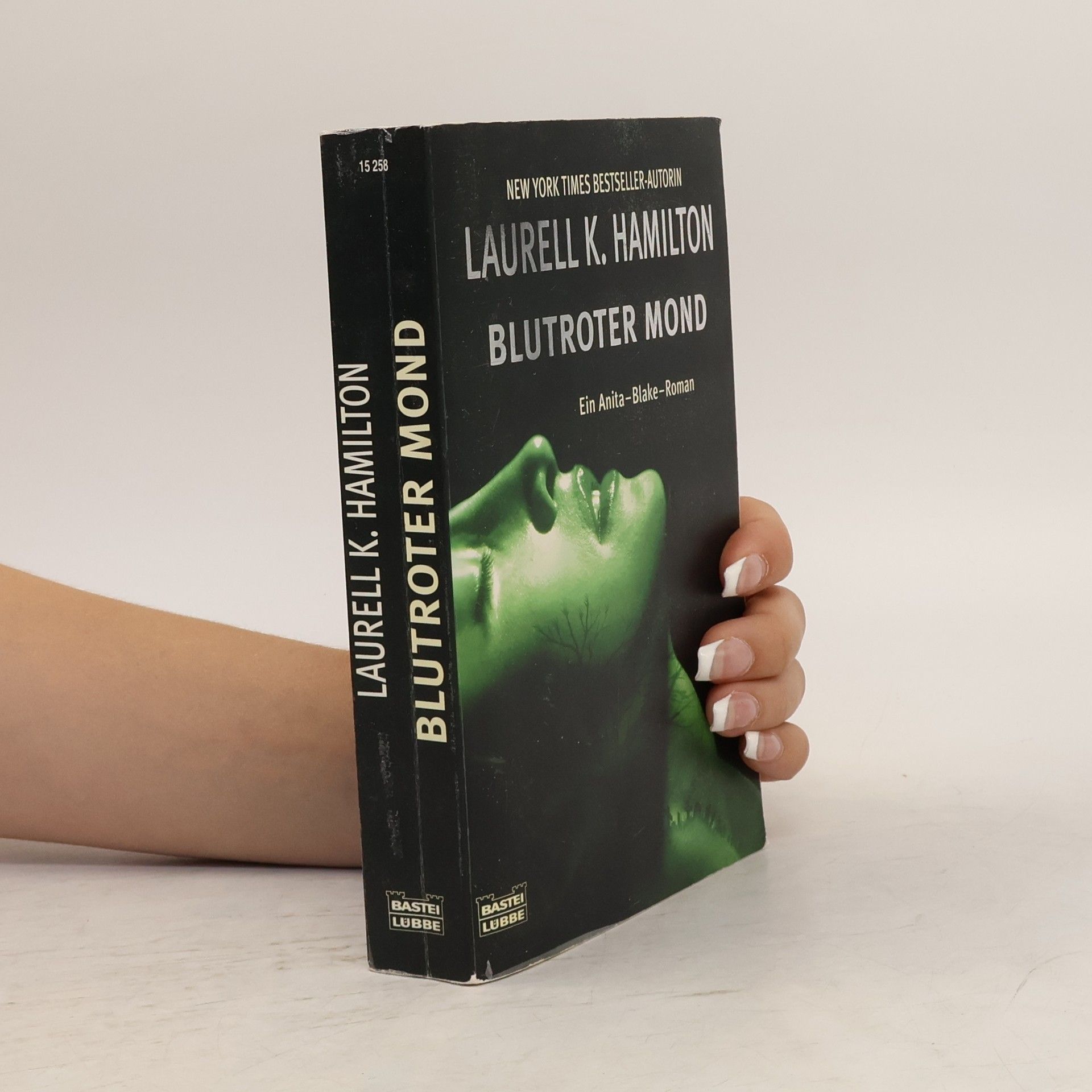 Laurell K. Hamilton Blutroter Mond