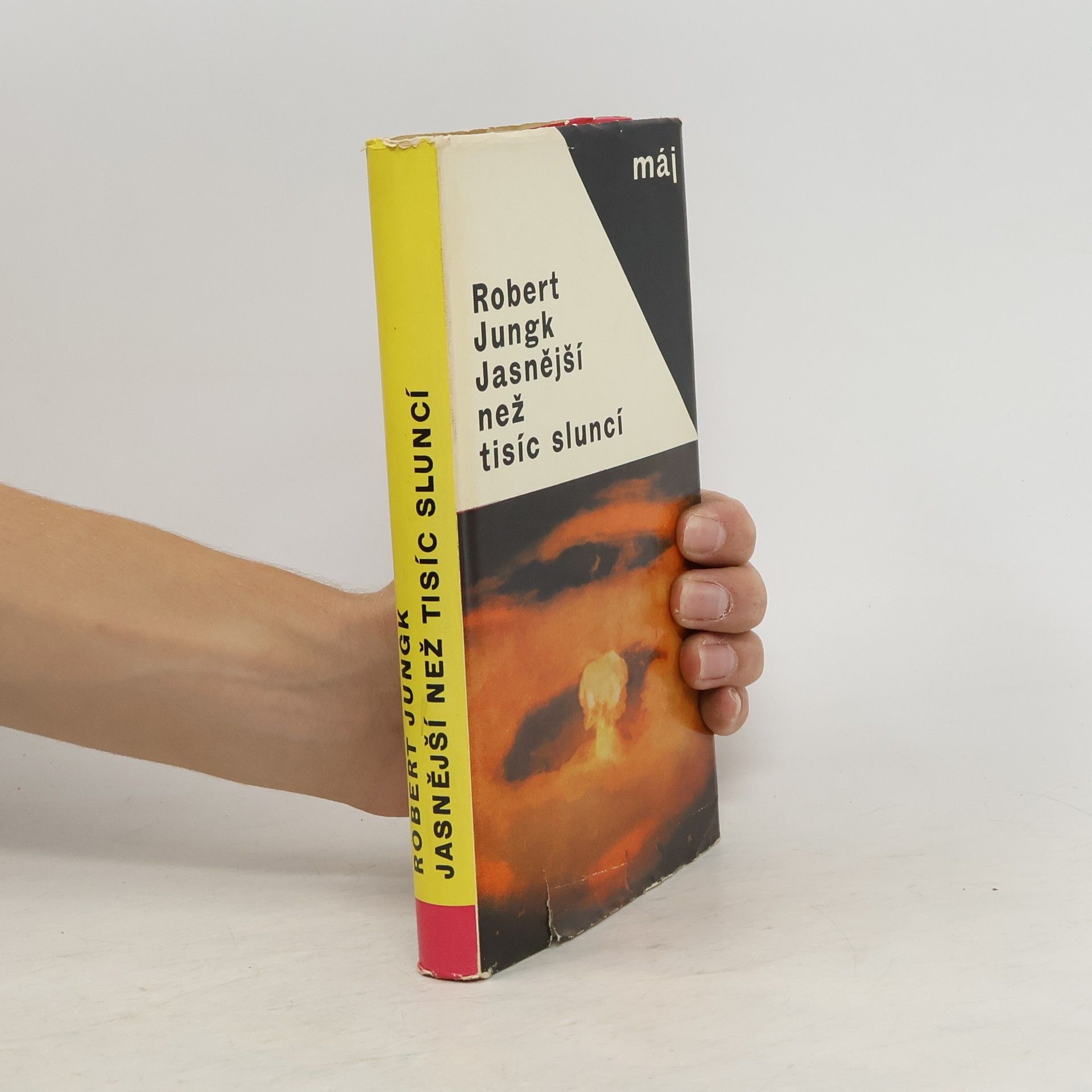 Jasnější než tisíc sluncí