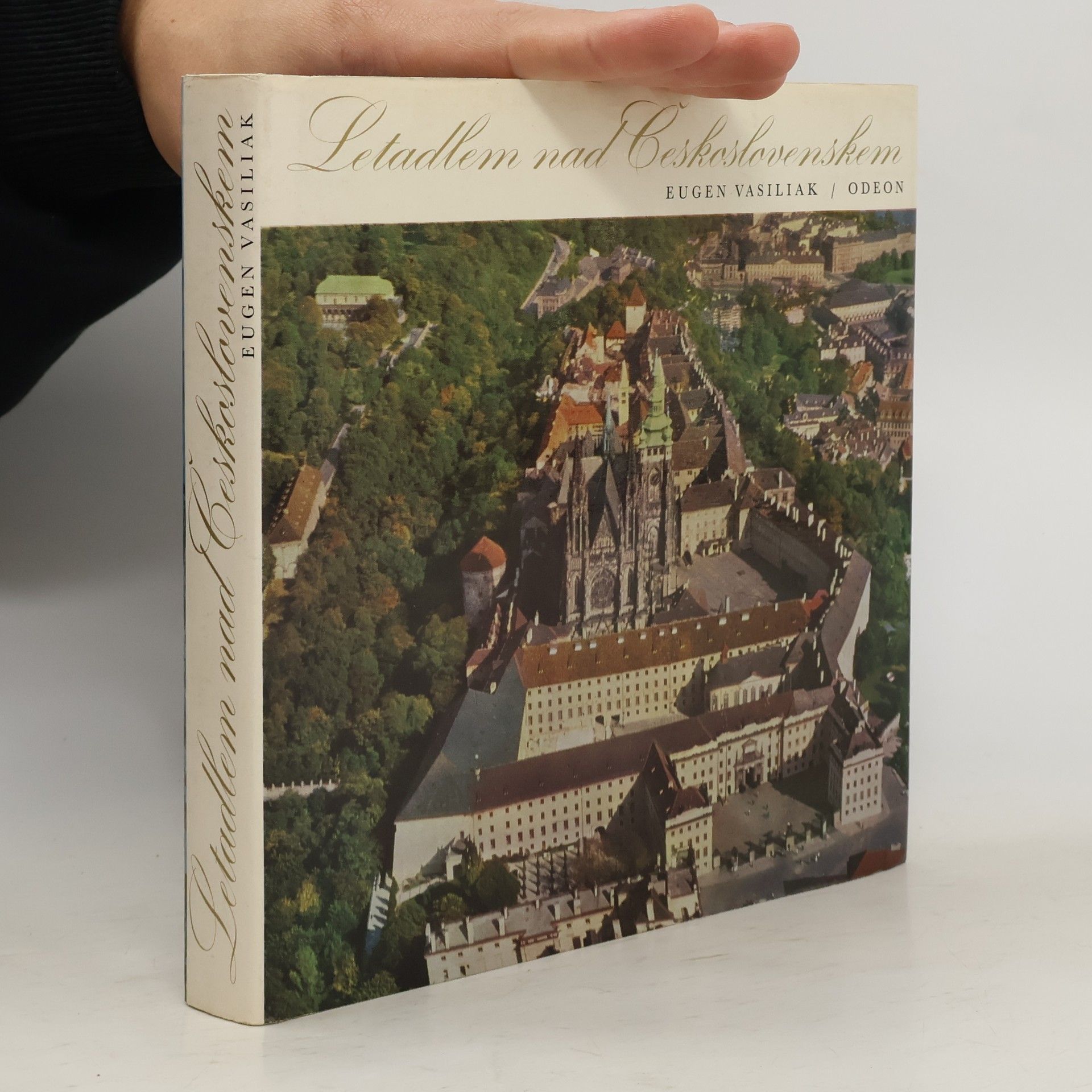 Eugen Vasiliak Letadlem nad Československem