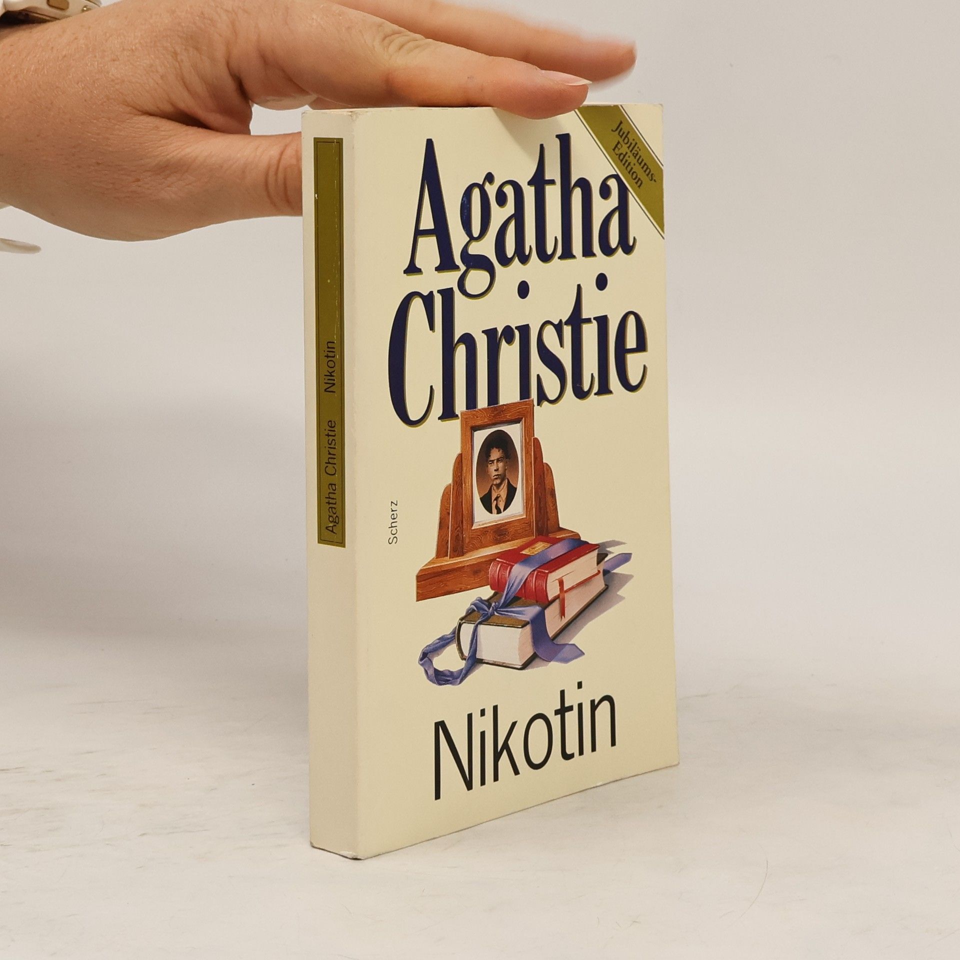 Agatha Christie Nikotin