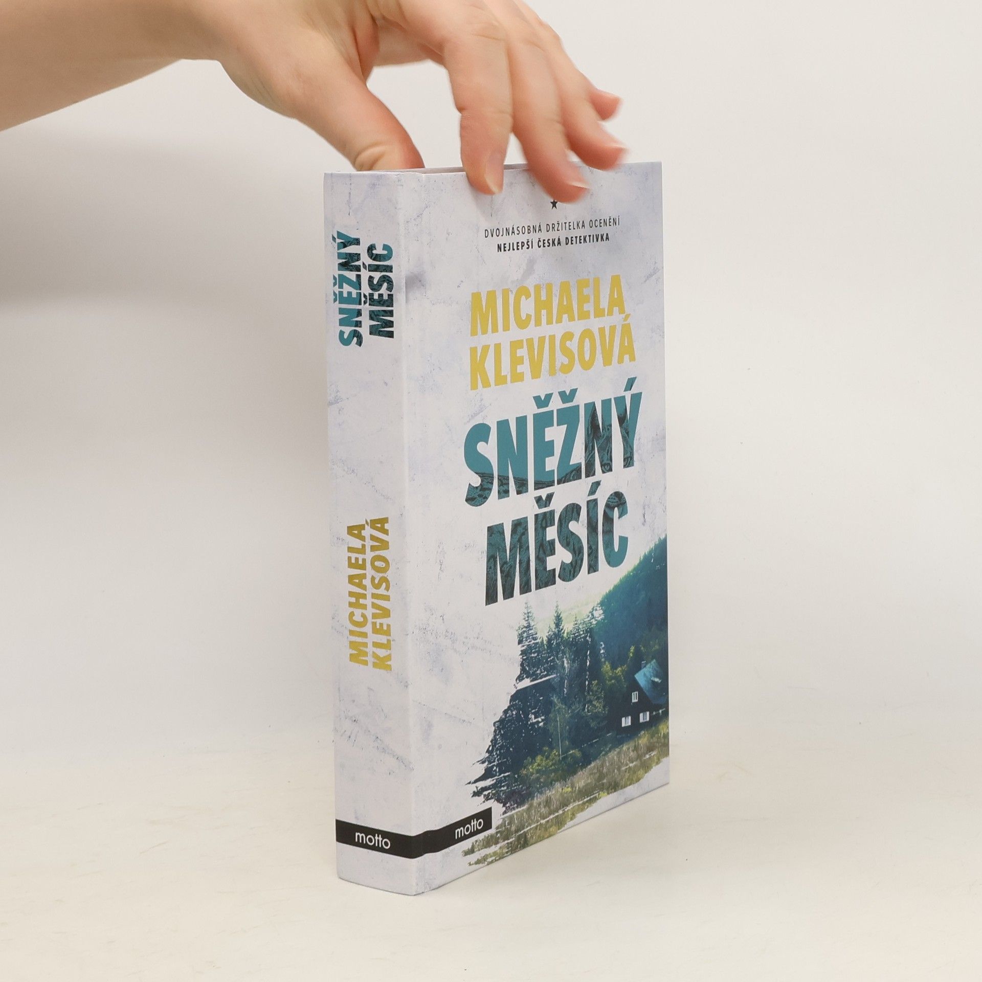 Michaela Klevisová Sněžný měsíc