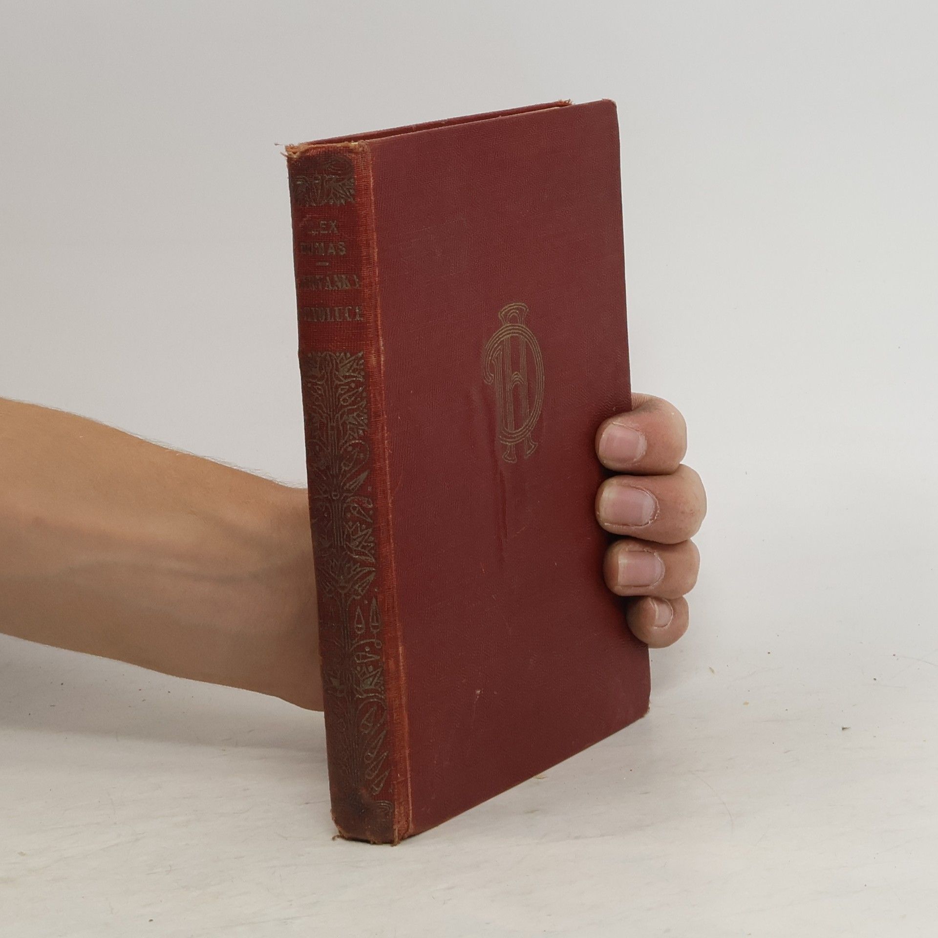 Alexandre Dumas Tajemný doktor 1. Červánky revoluce