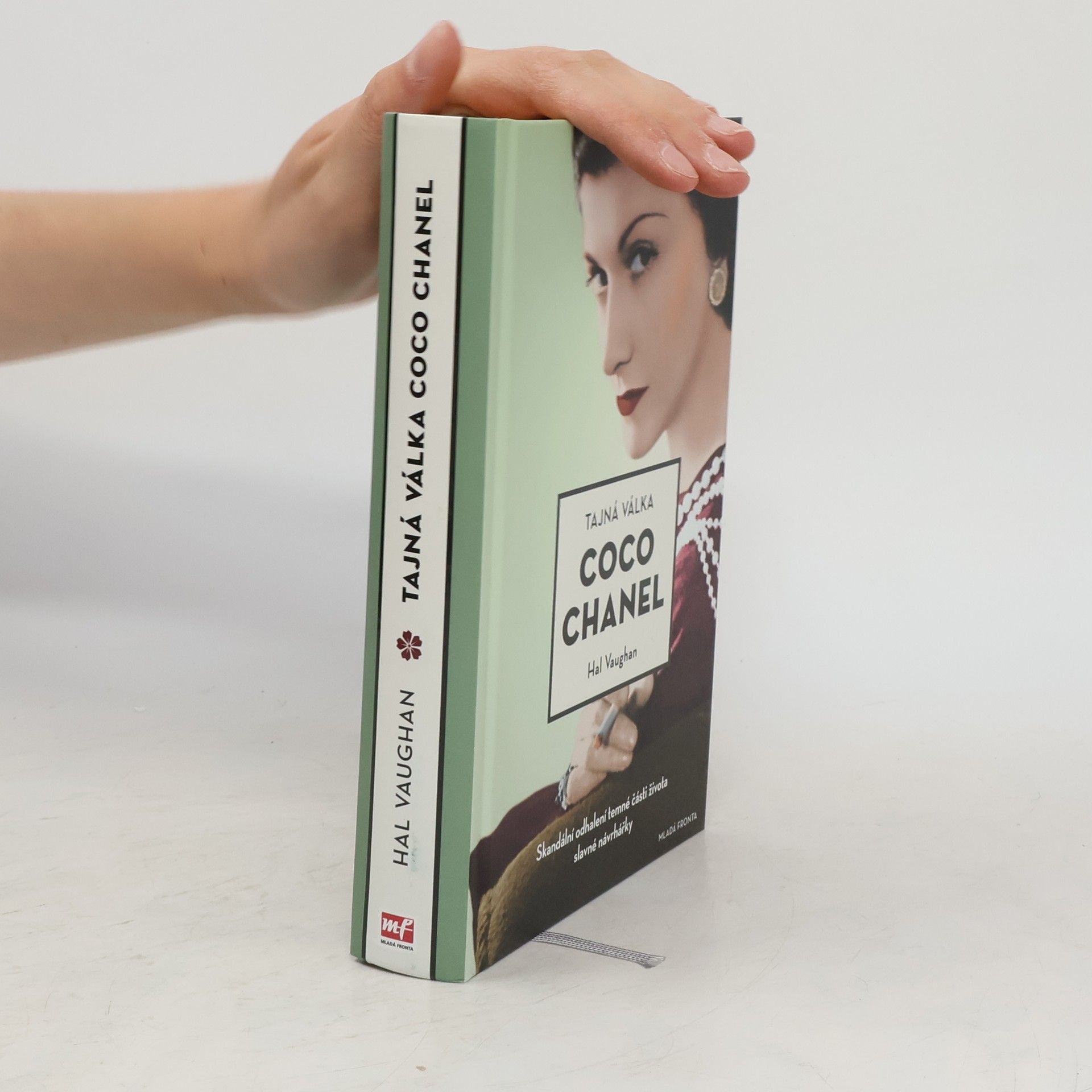 Hal Vaughan Tajná válka Coco Chanel