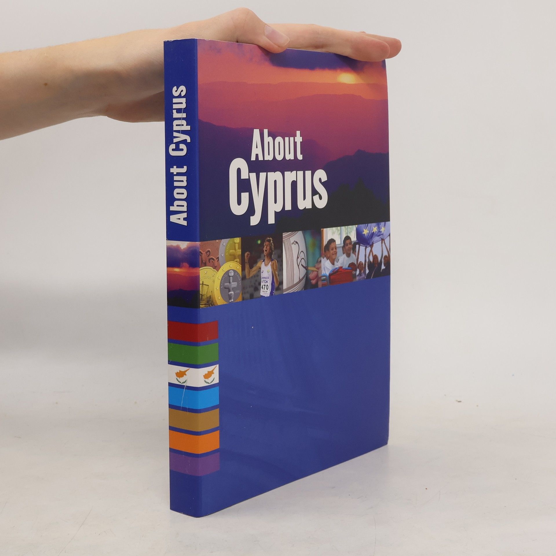 Collectif d'auteurs About Cyprus
