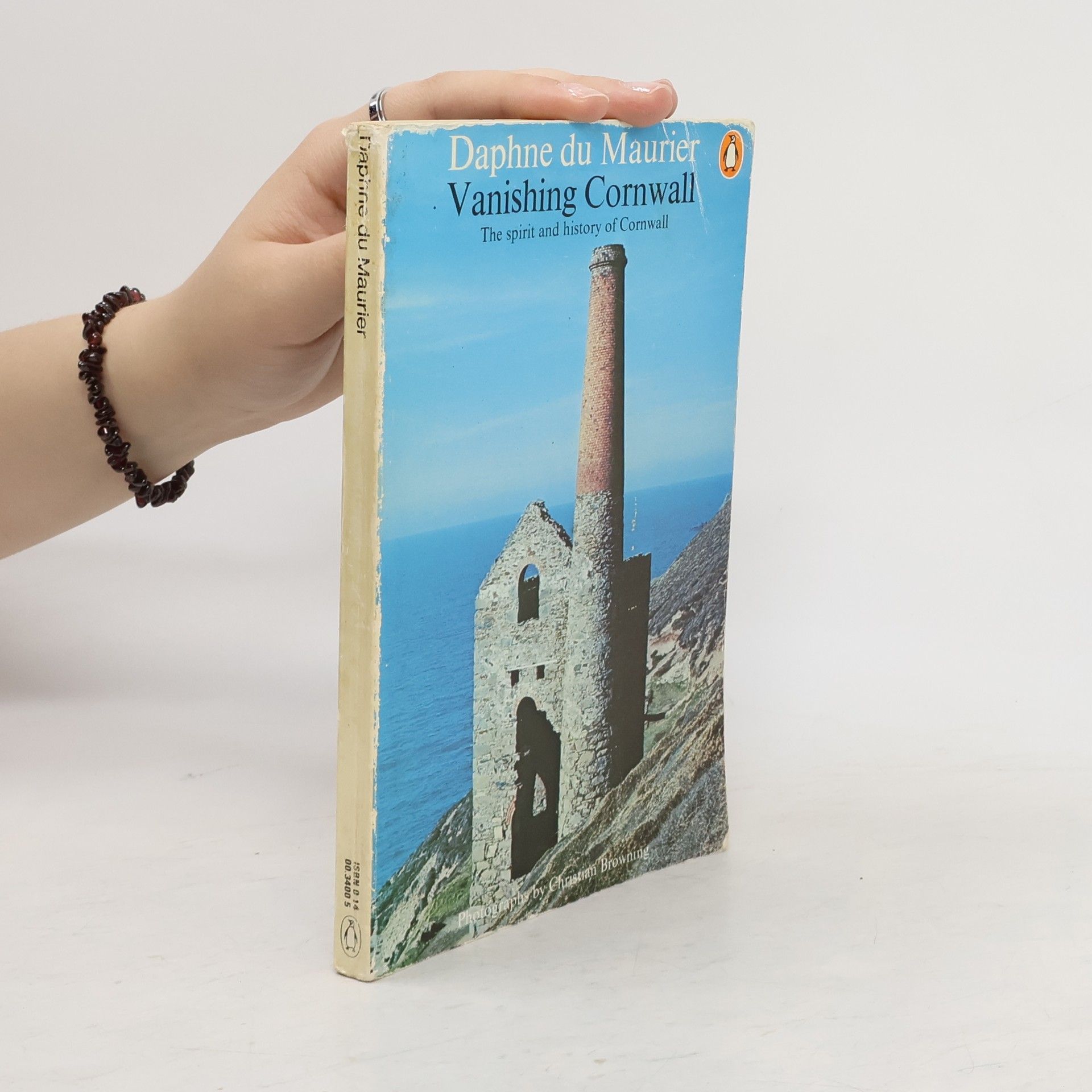 Daphne du Maurier Vanishing Cornwall. The spirit and history of Cornwall