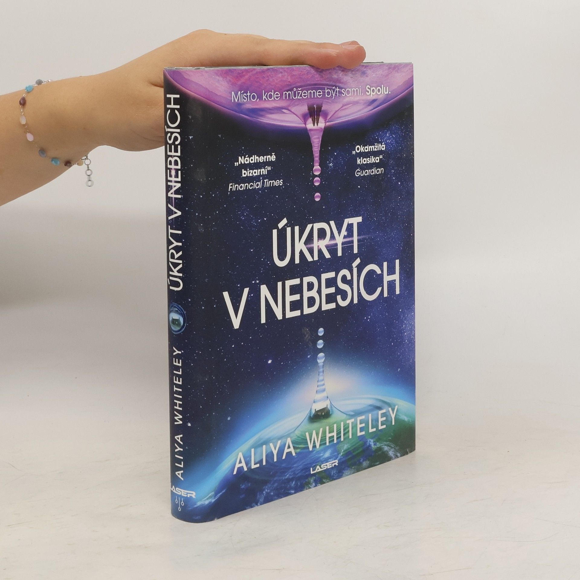 Aliya Whiteley Úkryt v nebesích