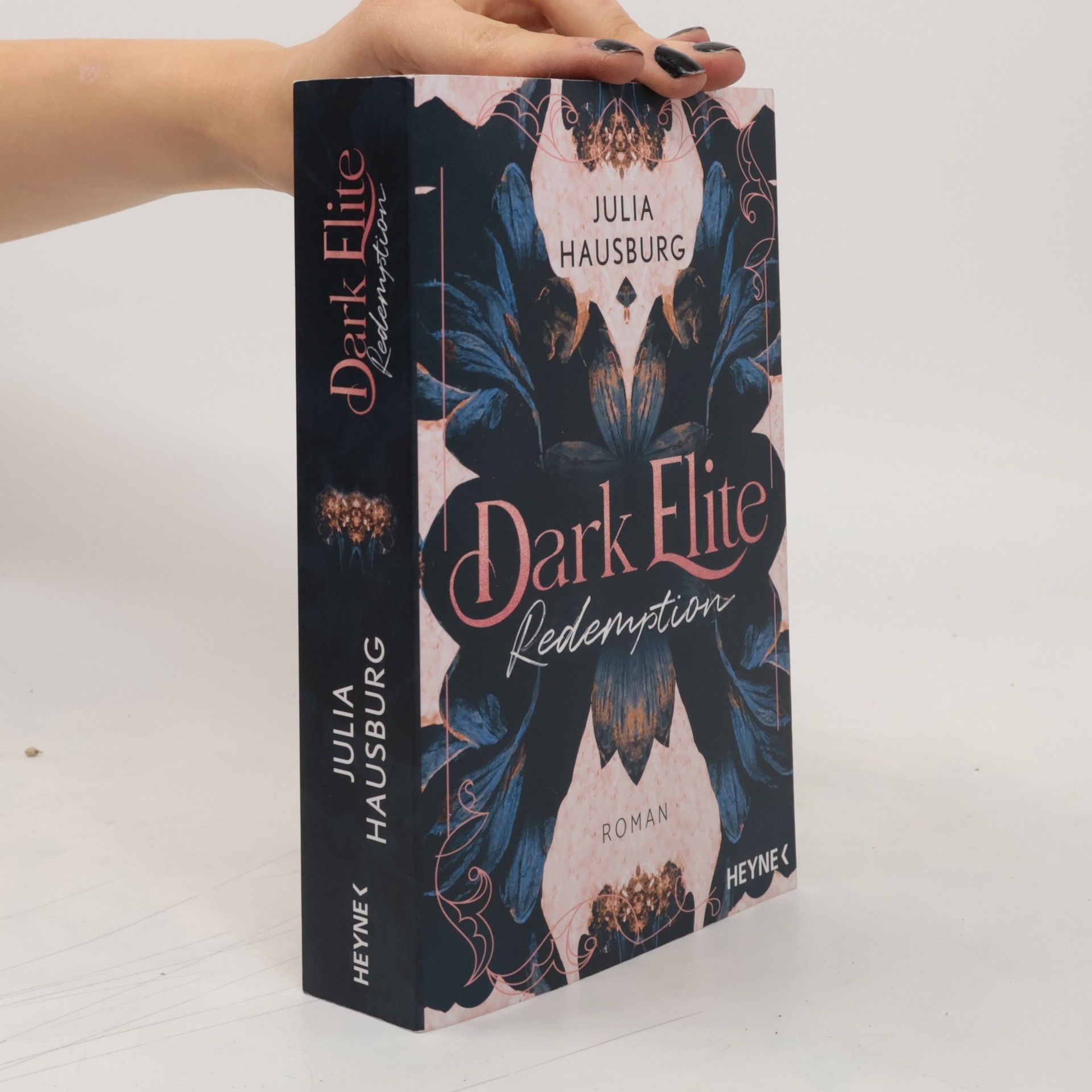Julia Hausburg Dark Elite - Redemption