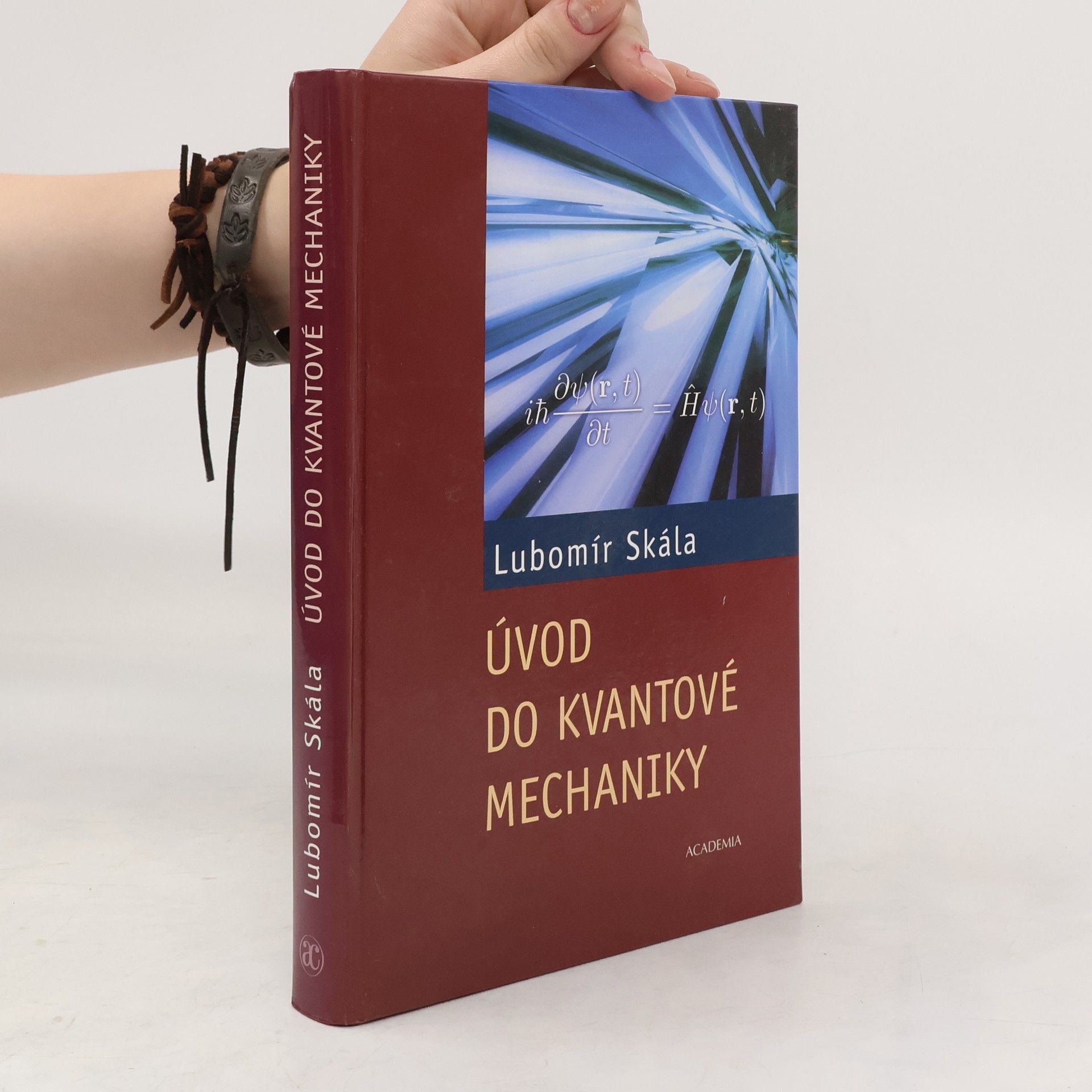 Lubomír Skála Úvod do kvantové mechaniky