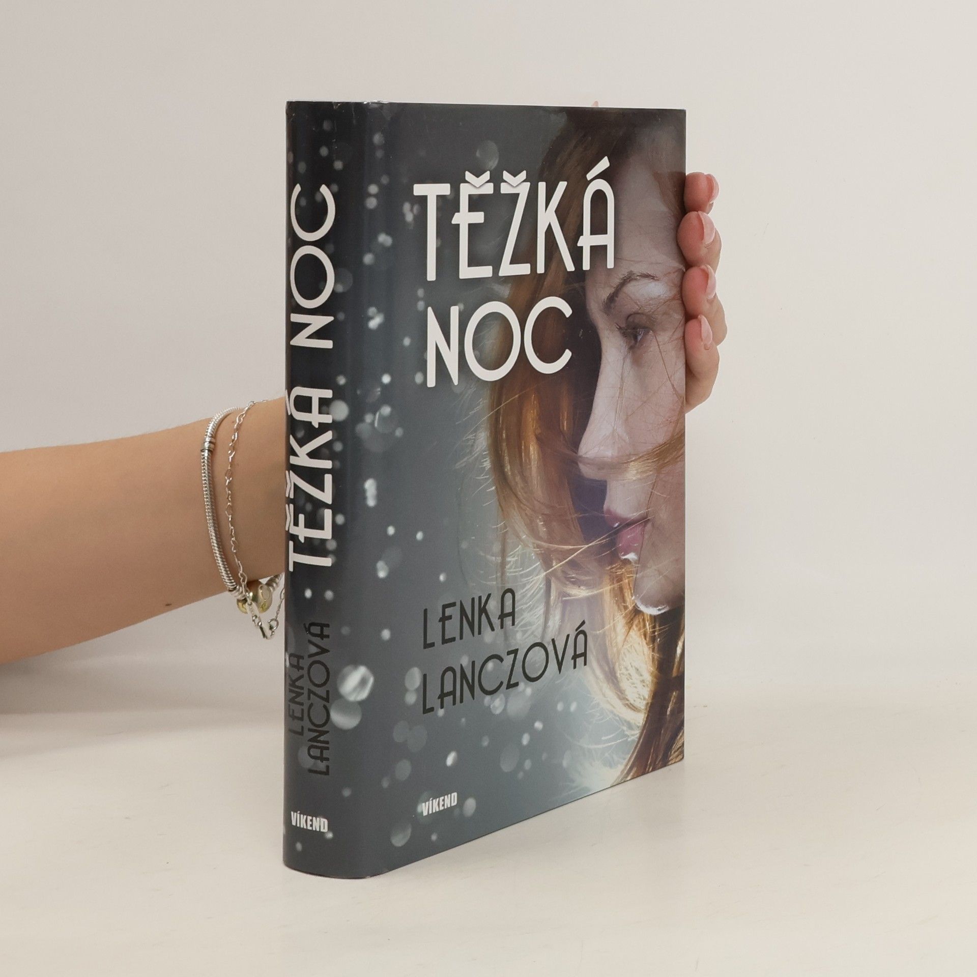 Lenka Lanczová Těžká noc