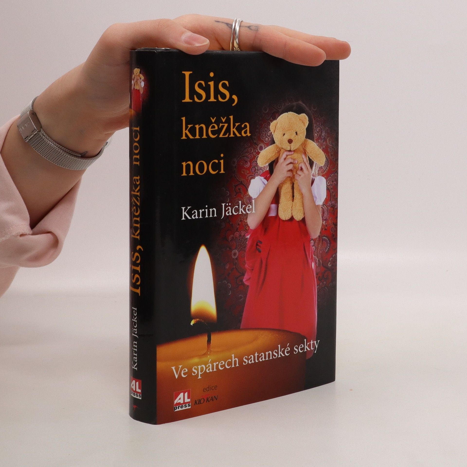 Karin Jäckel Isis, kněžka noci: ve spárech satanské sekty