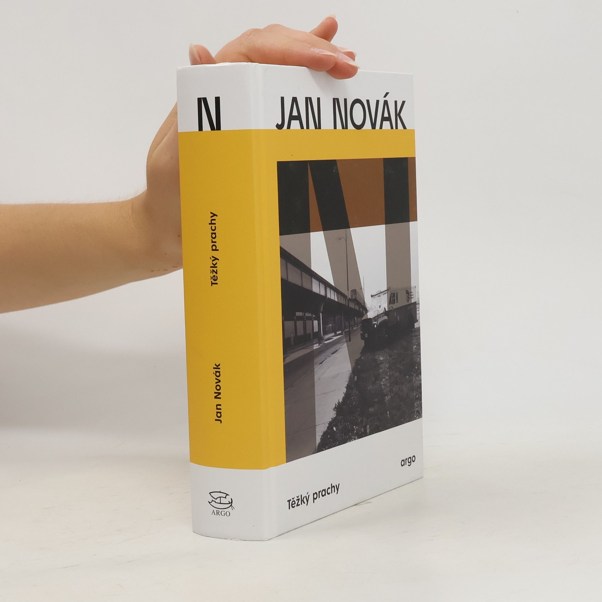 Jan Novák Těžký prachy