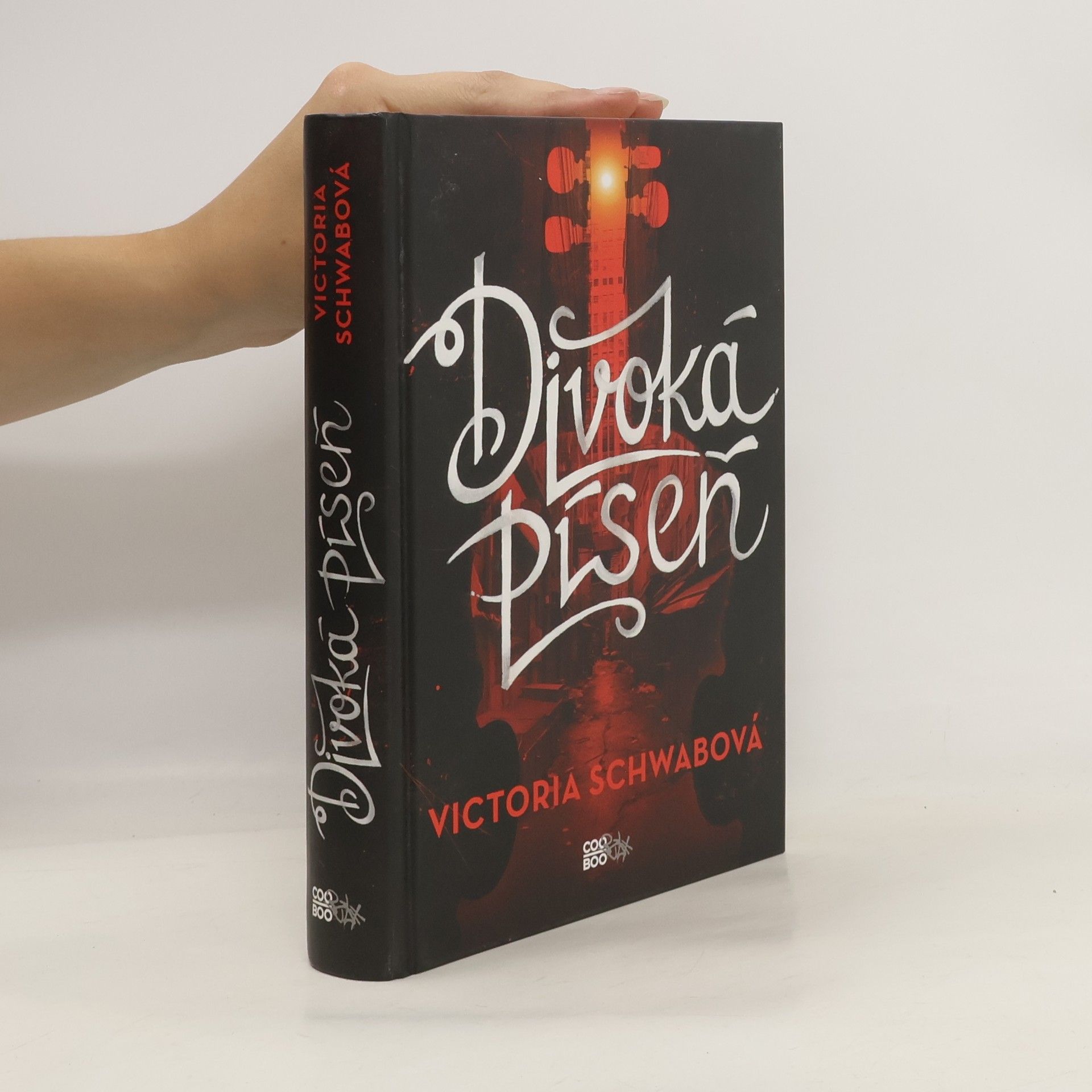 Victoria Schwab Divoká píseň