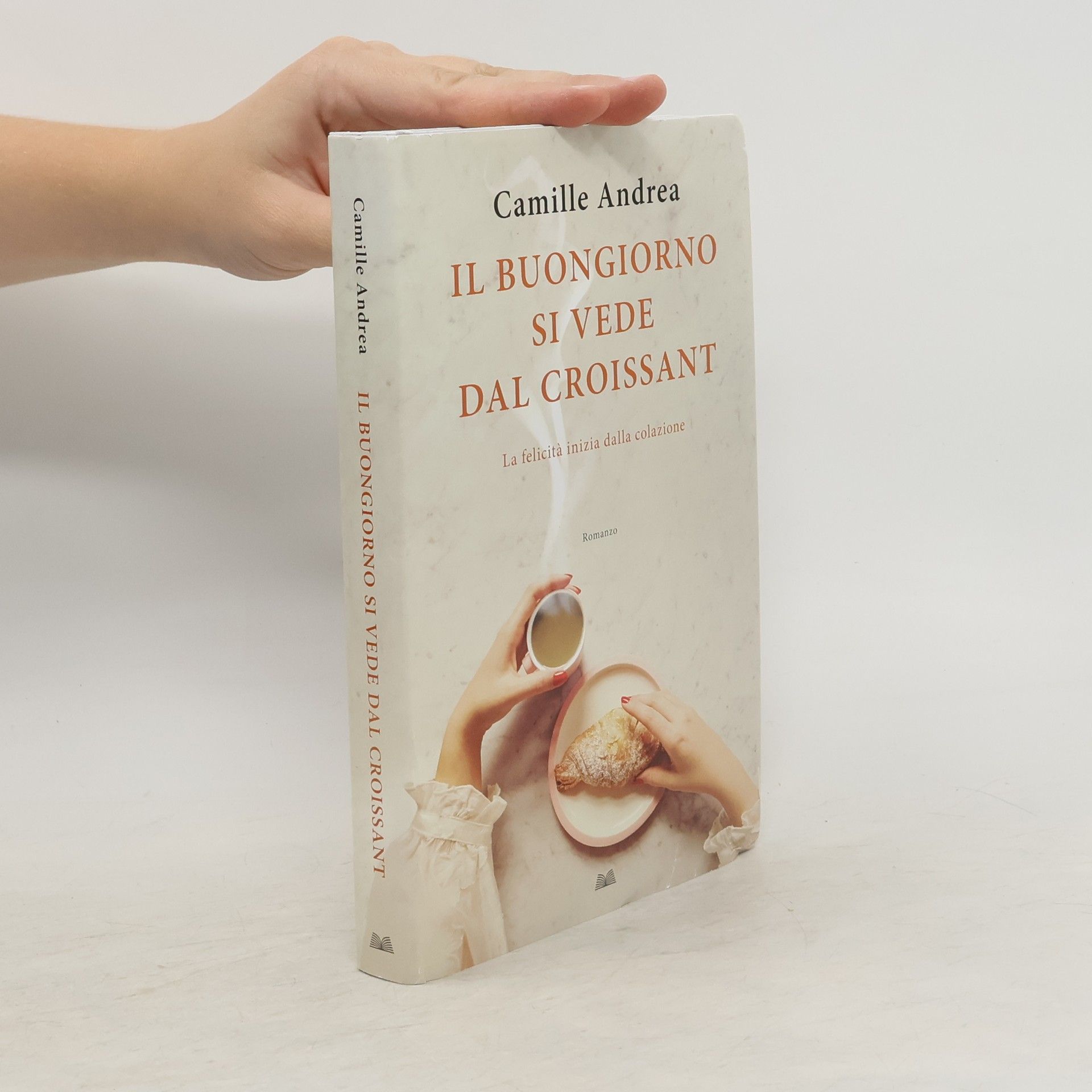 Camille Andrea Il buongiorno si vede dal croissant