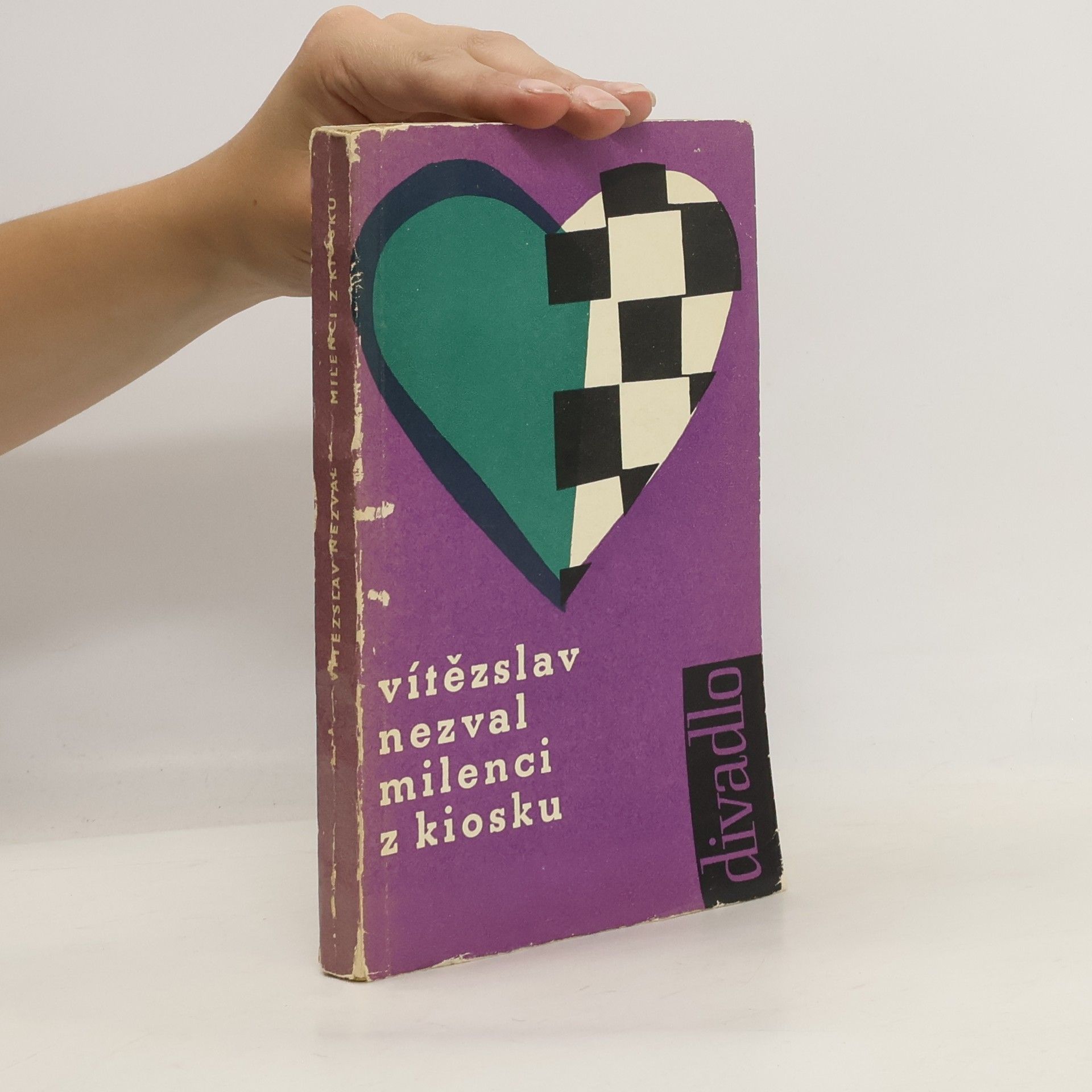Vítězslav Nezval Milenci z kiosku