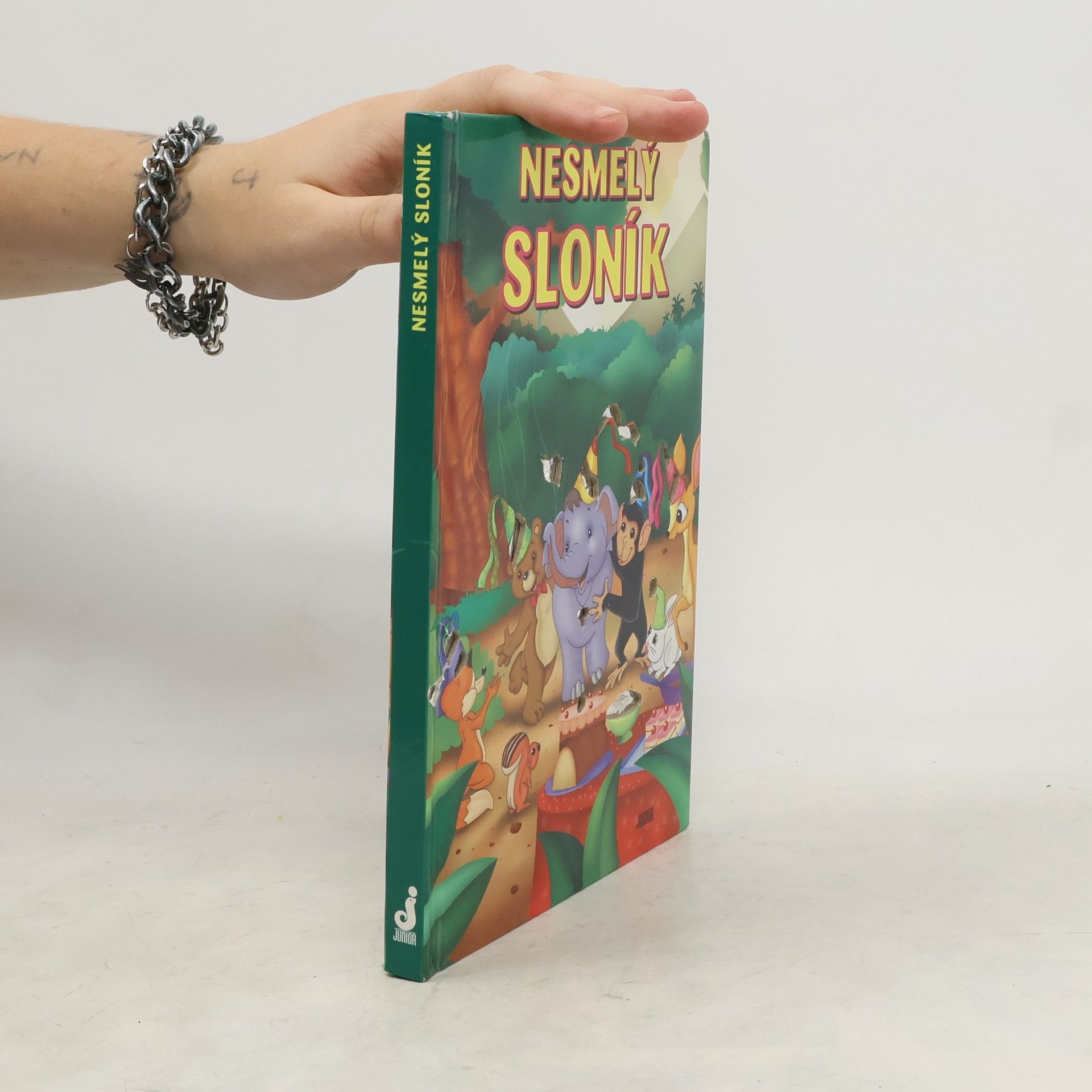 AA.VV. Nesmelý sloník