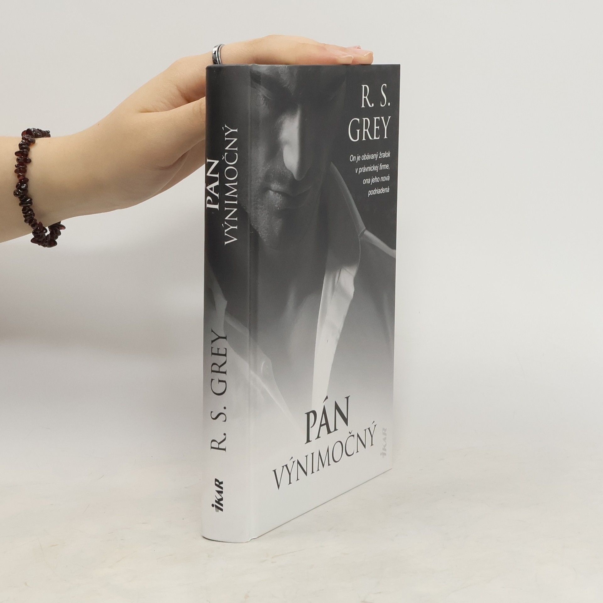 R. S. Grey Pán Výnimočný