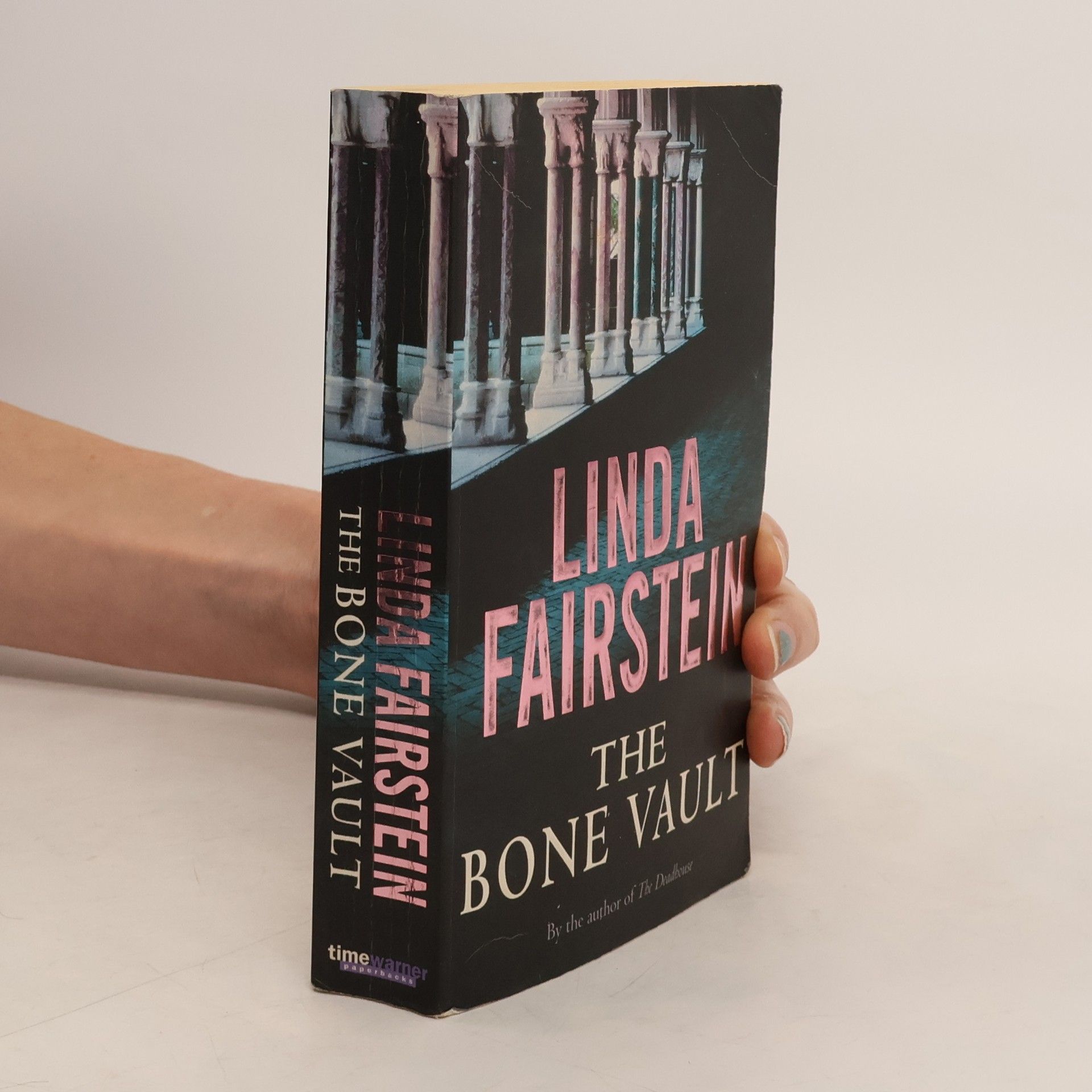 Linda Fairstein The bone vault