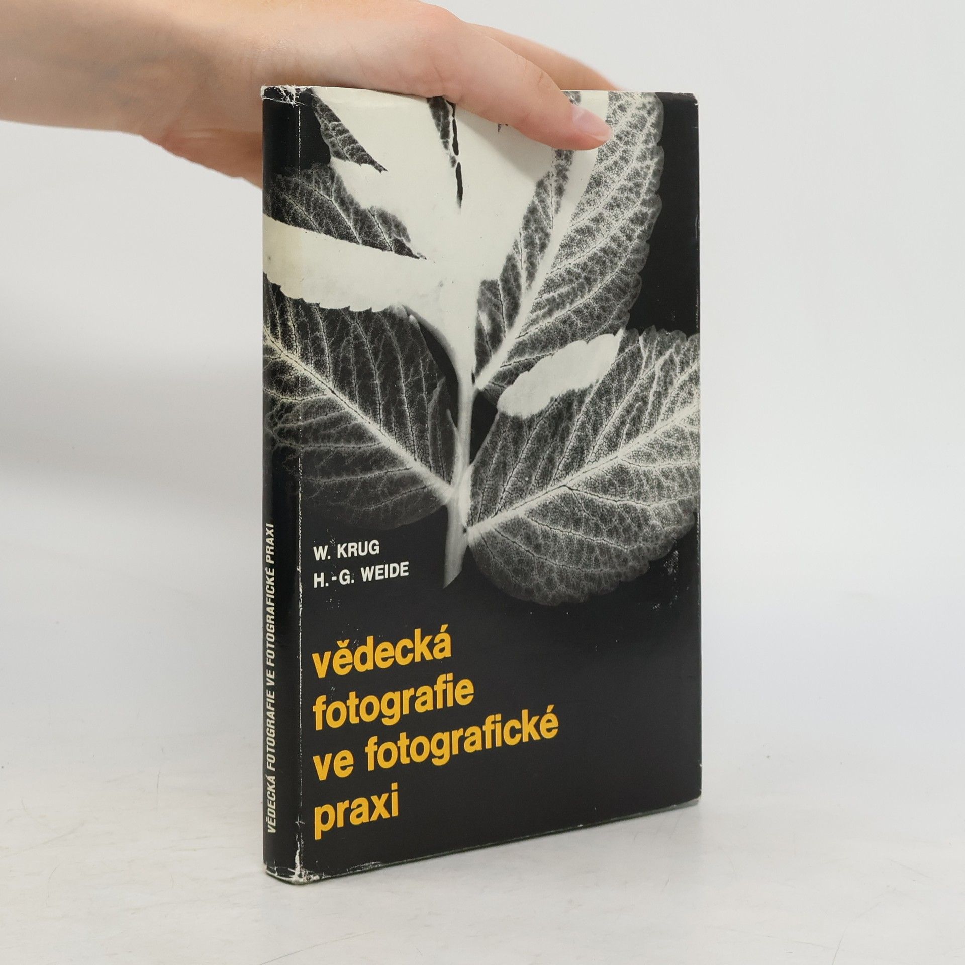 Wolfgang Krug Vědecká fotografie ve fotografické praxi. Metody optimálního vytěžení informací z černobílých negativů