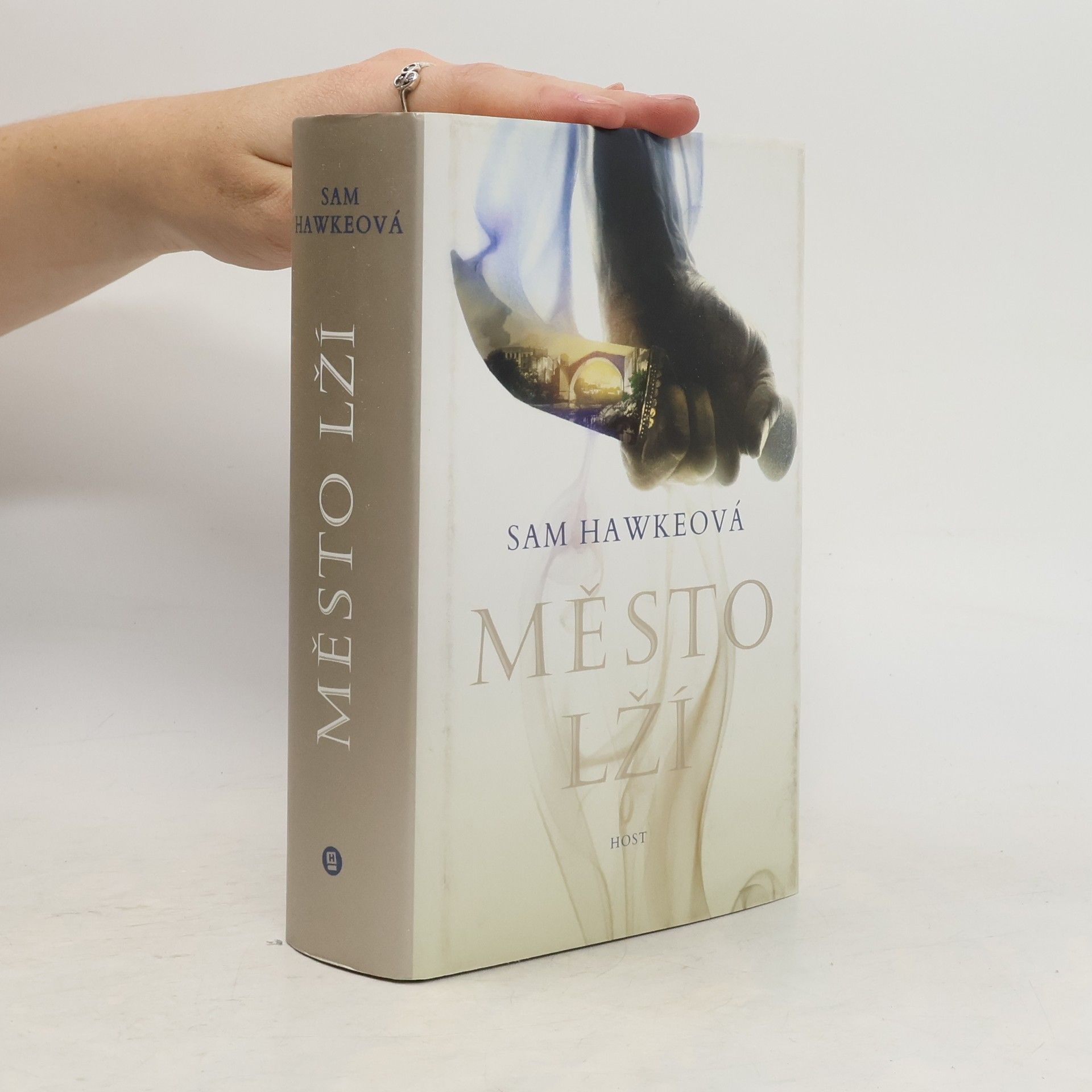 Sam Hawke Město lží