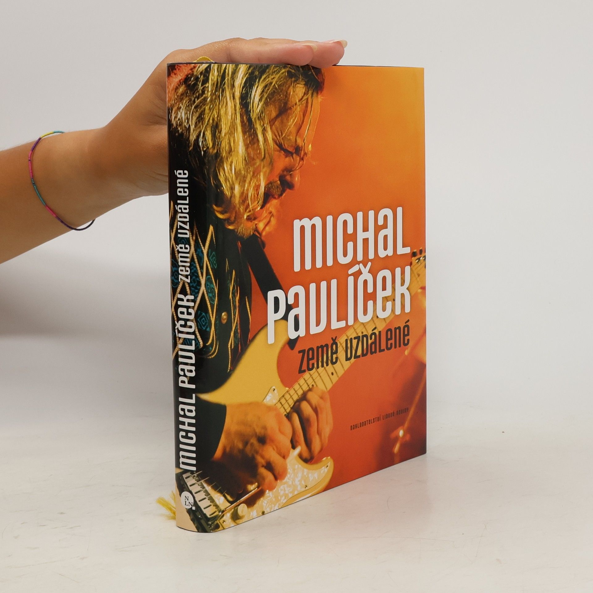 Michal Pavlíček Země vzdálené