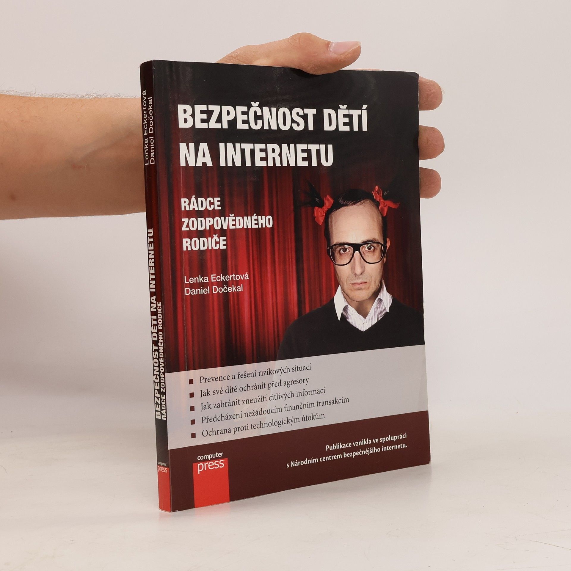Lenka Eckertová Bezpečnost dětí na Internetu