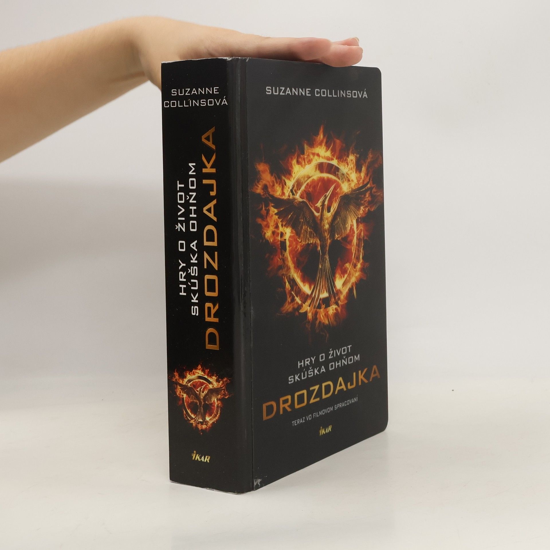 Suzanne Collins Drozdajka