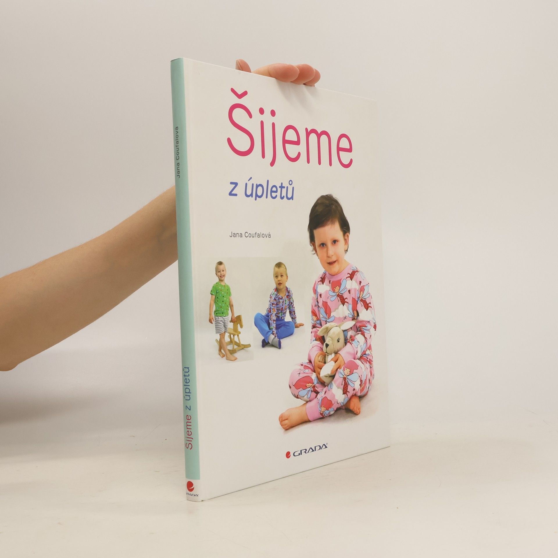 Jana Coufalová Šijeme z úpletů