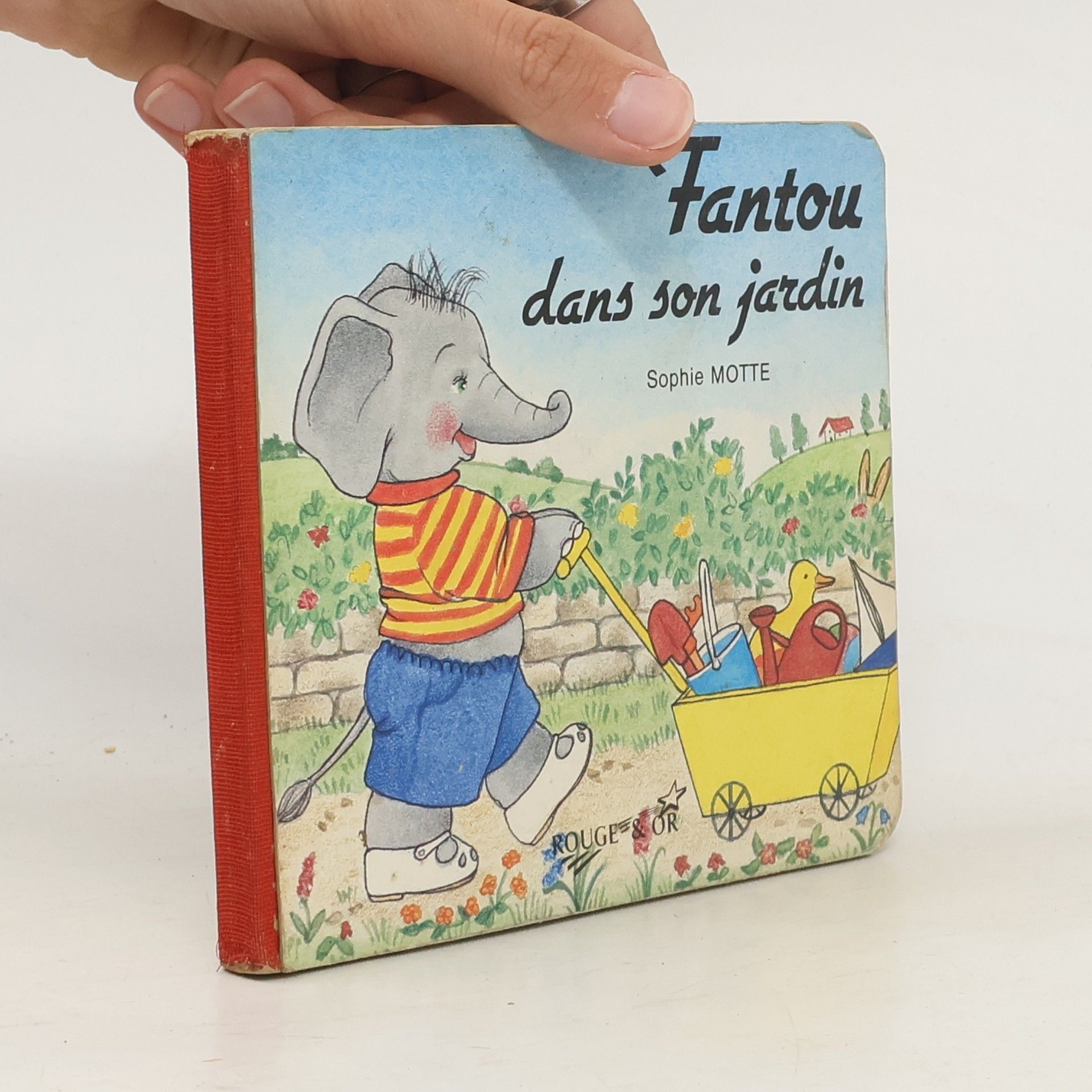 Fantou dans son jardin