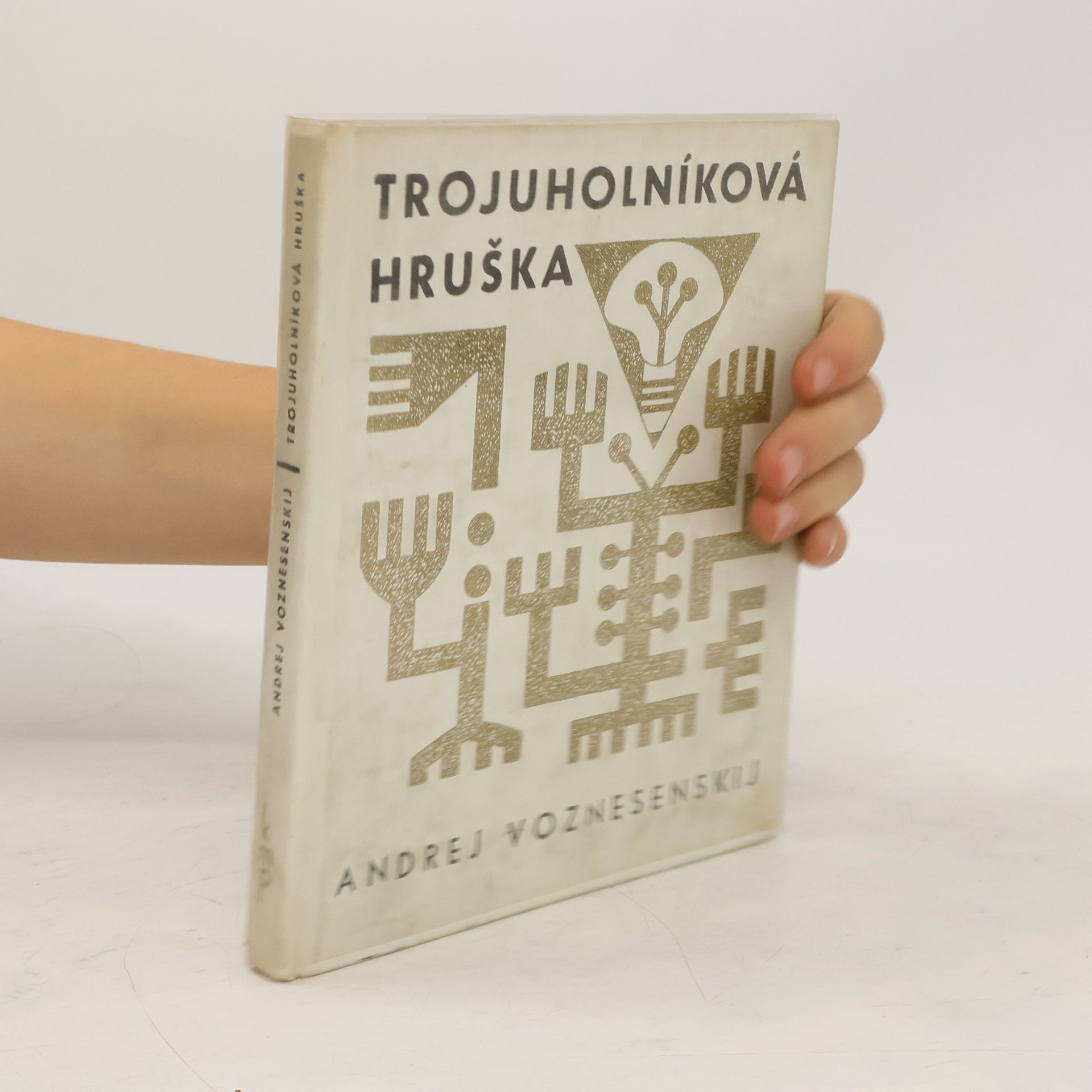 Andrej Andrejevič Voznesenskij Trojúhelníková hruška