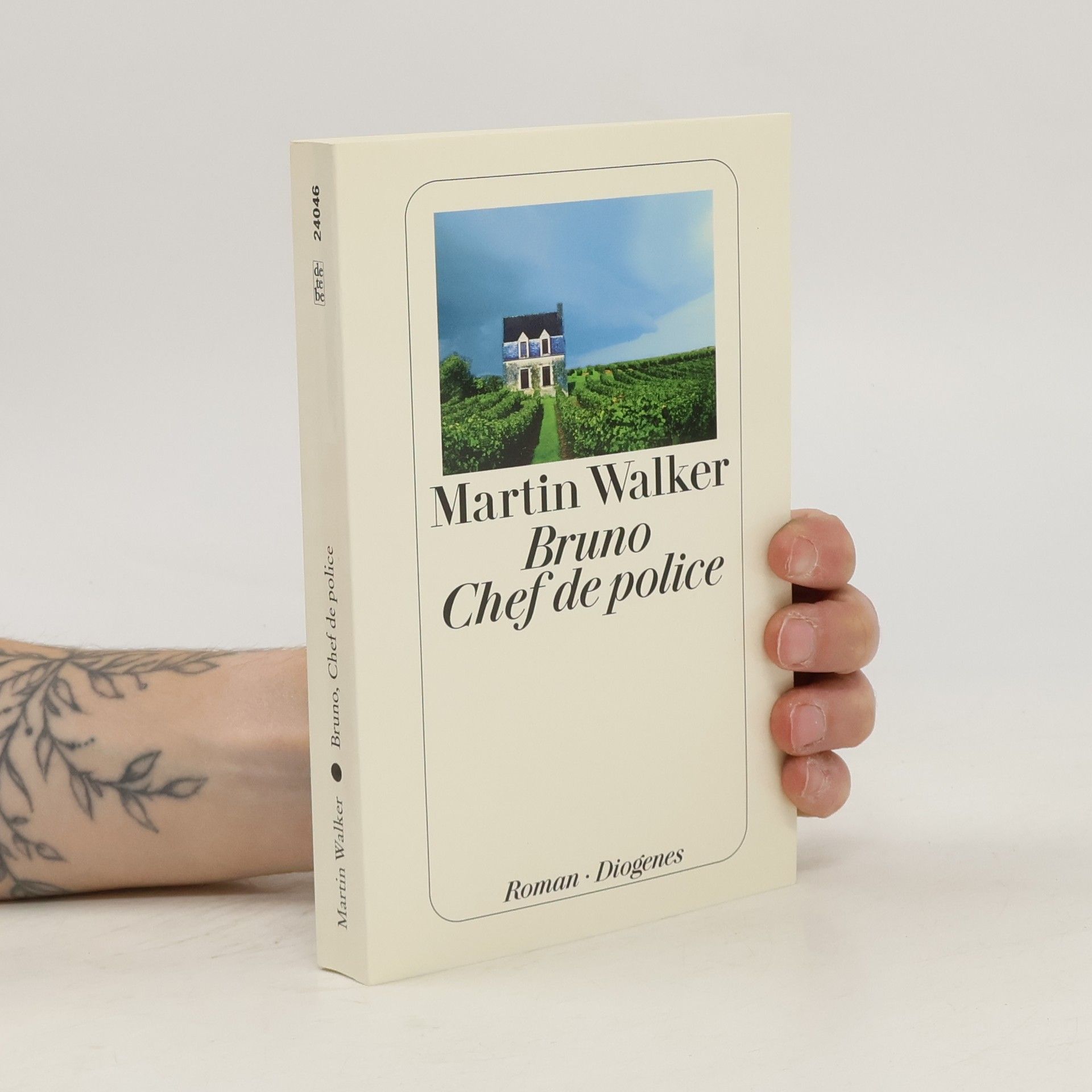 Martin Walker Bruno, Chef de police