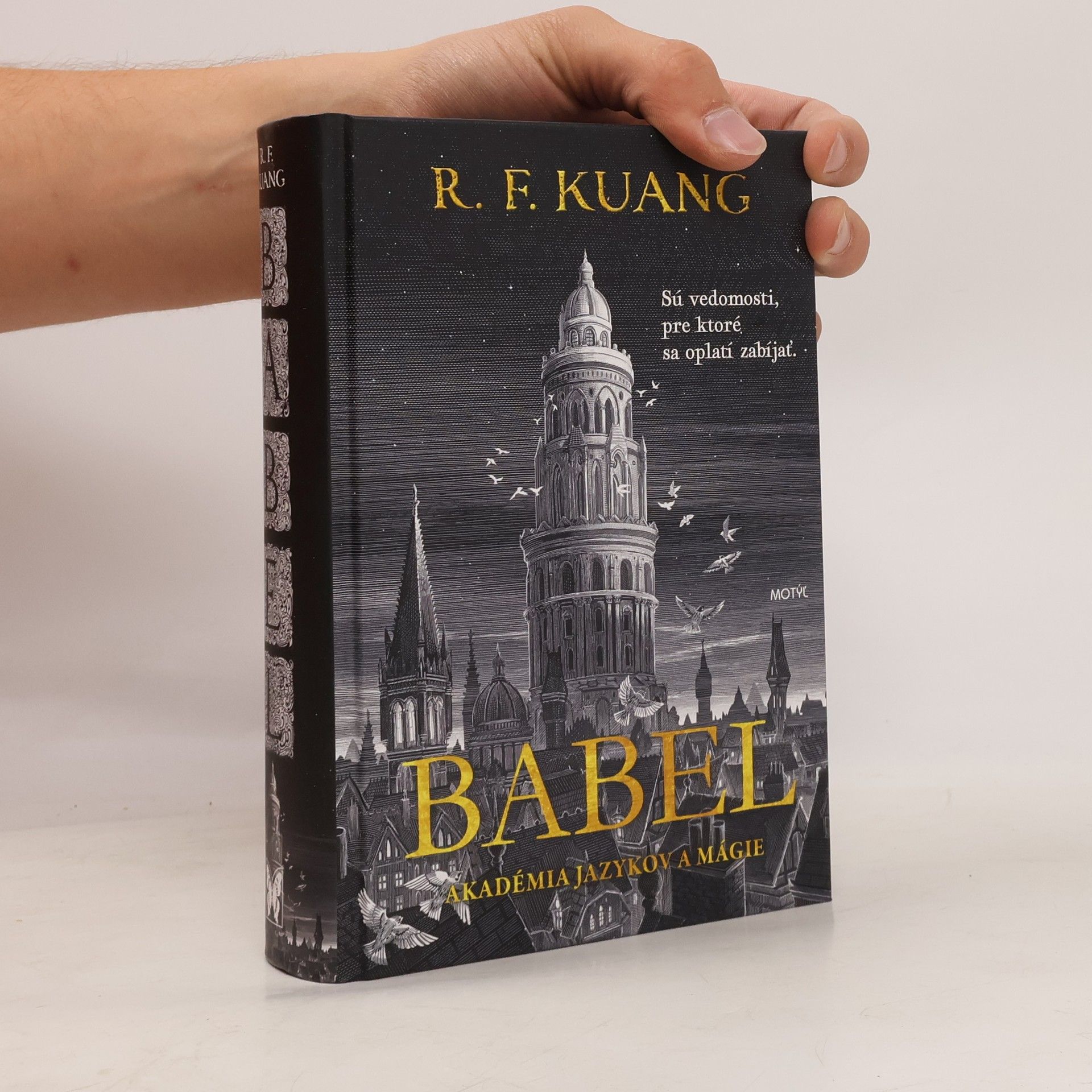 R. F. Kuang Babel. Akadémia jazykov a mágie