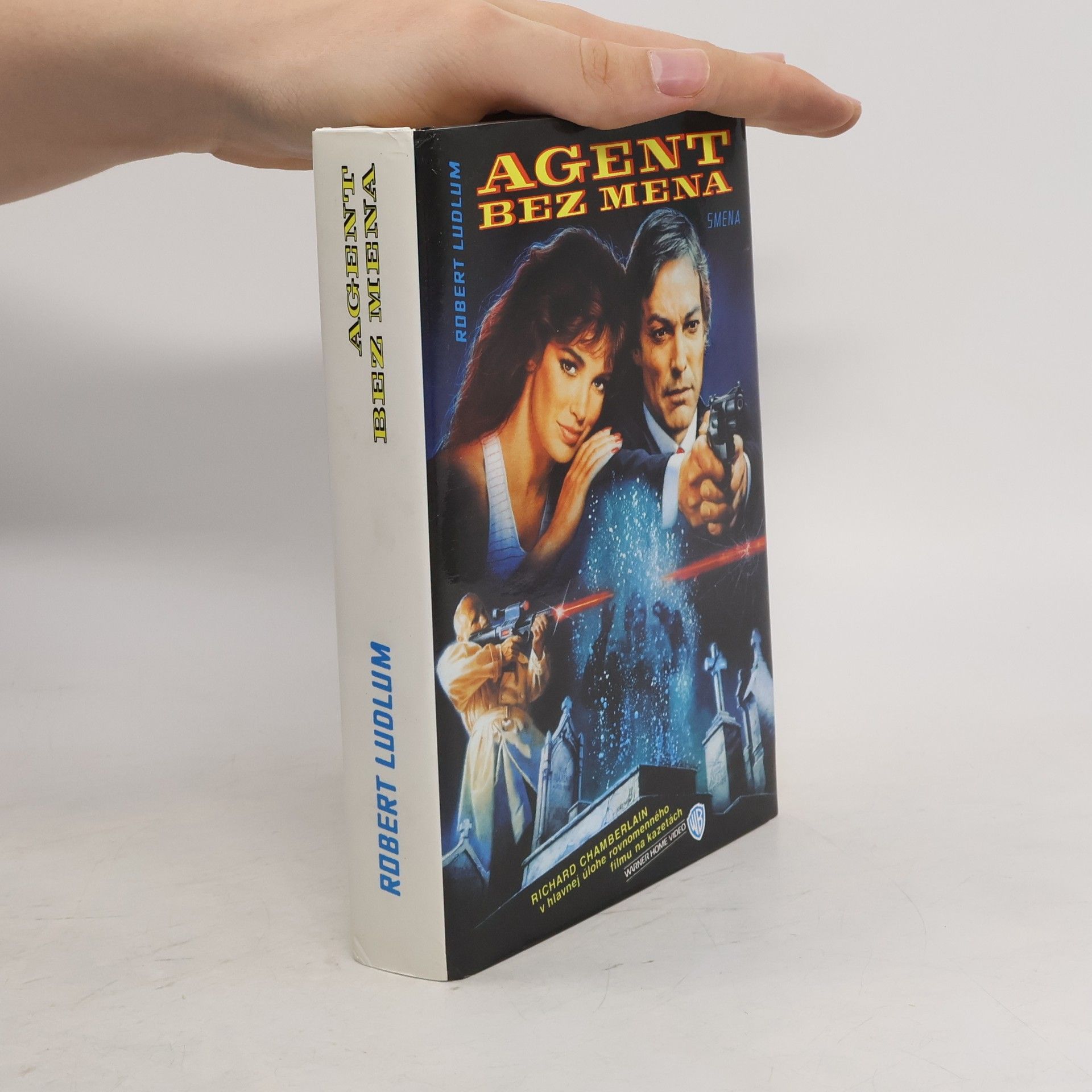Robert Ludlum Agent bez mena