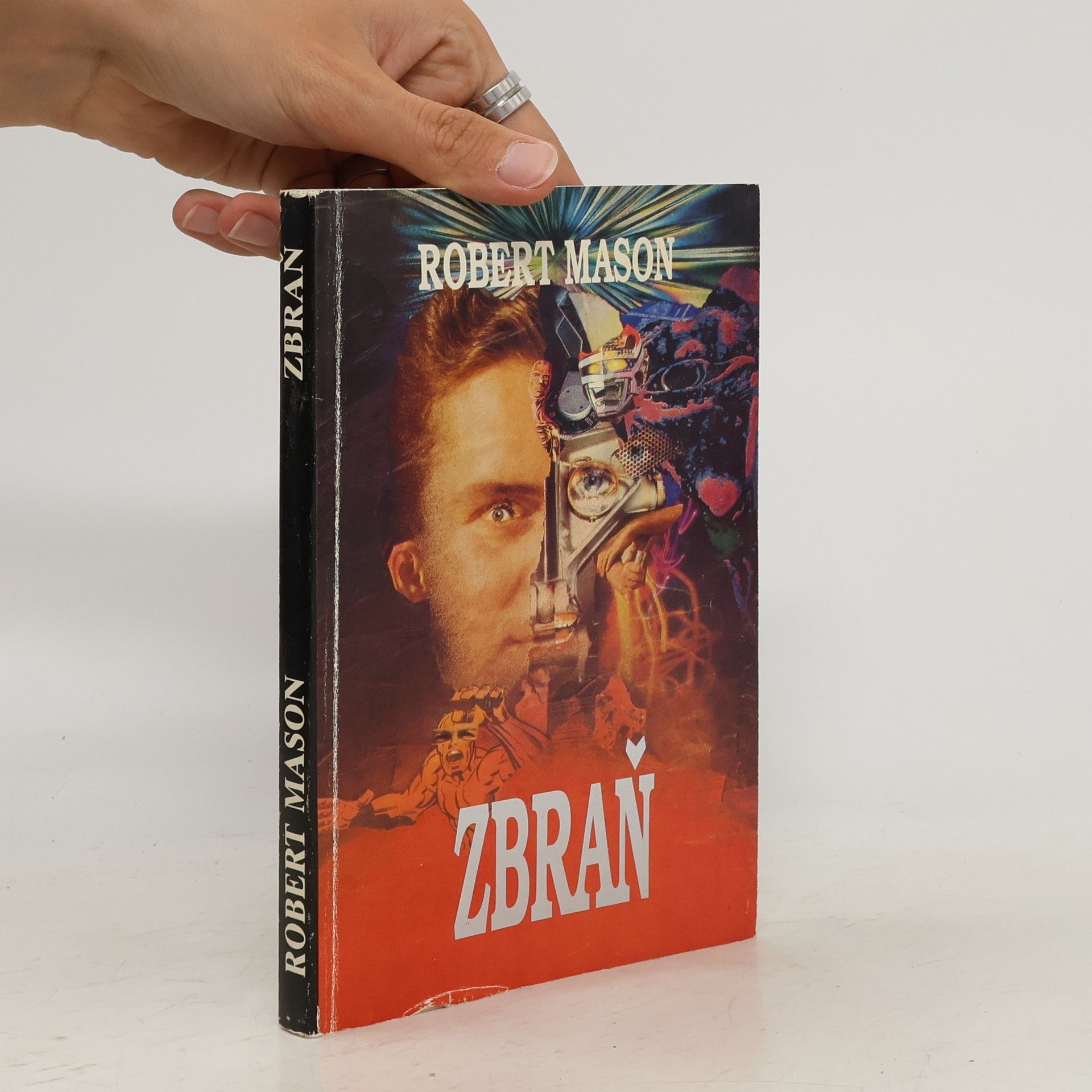 Robert Mason Zbraň