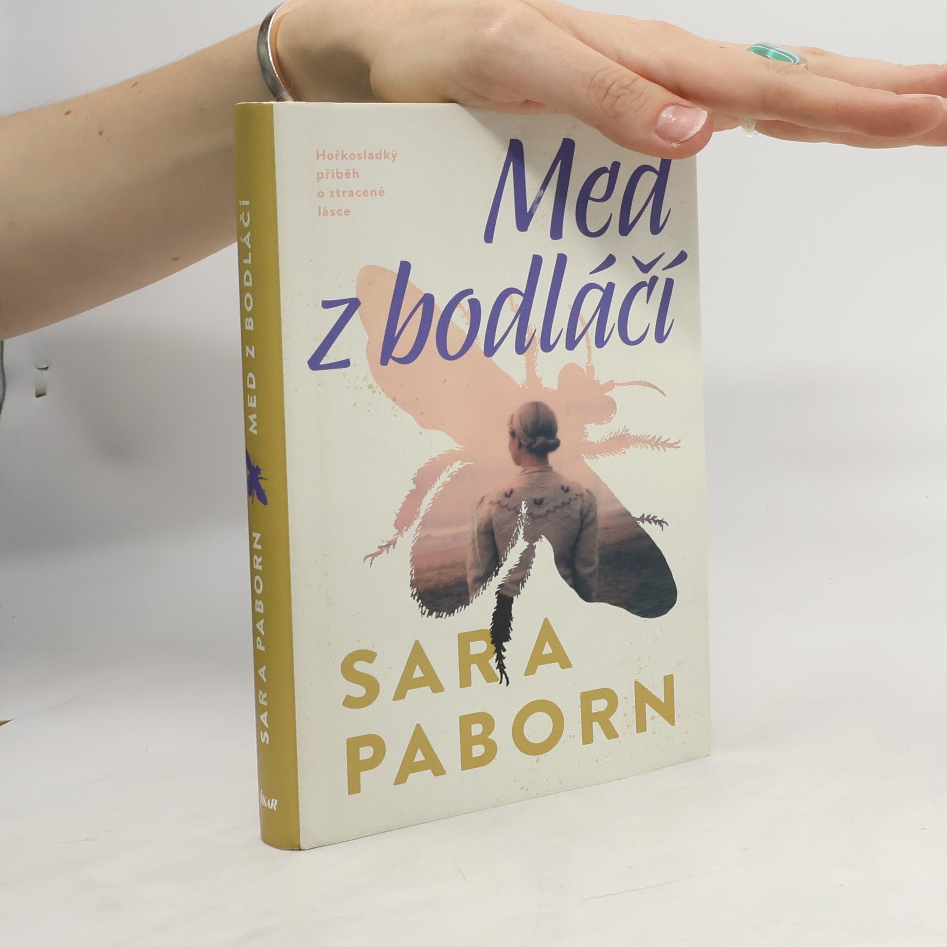 Sara Paborn Med z bodláčí