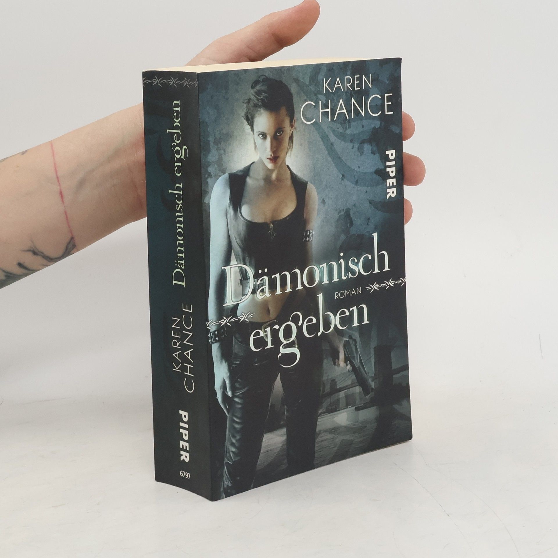 Karen Chance Dämonisch ergeben