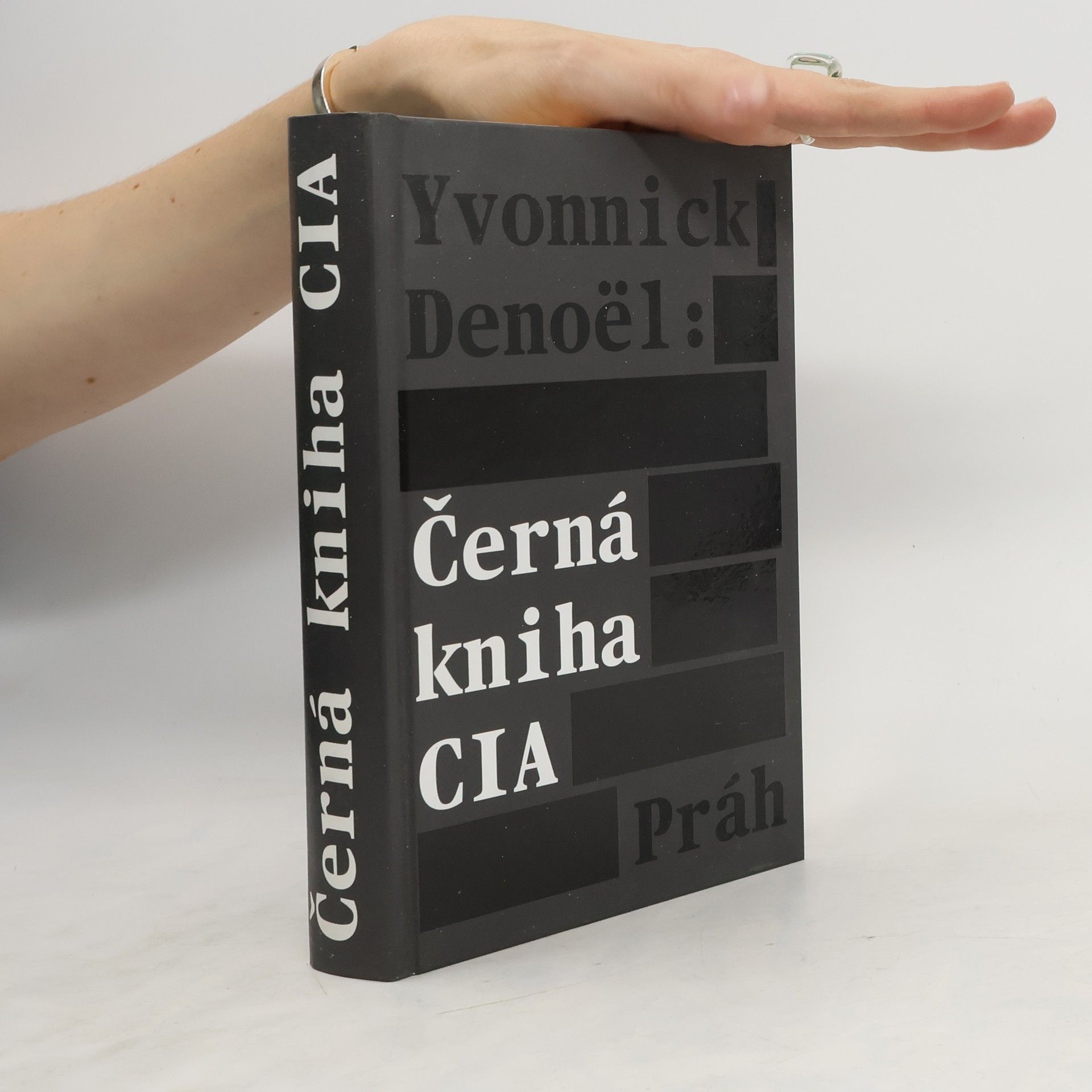 Yvonnick Denoël Černá kniha CIA