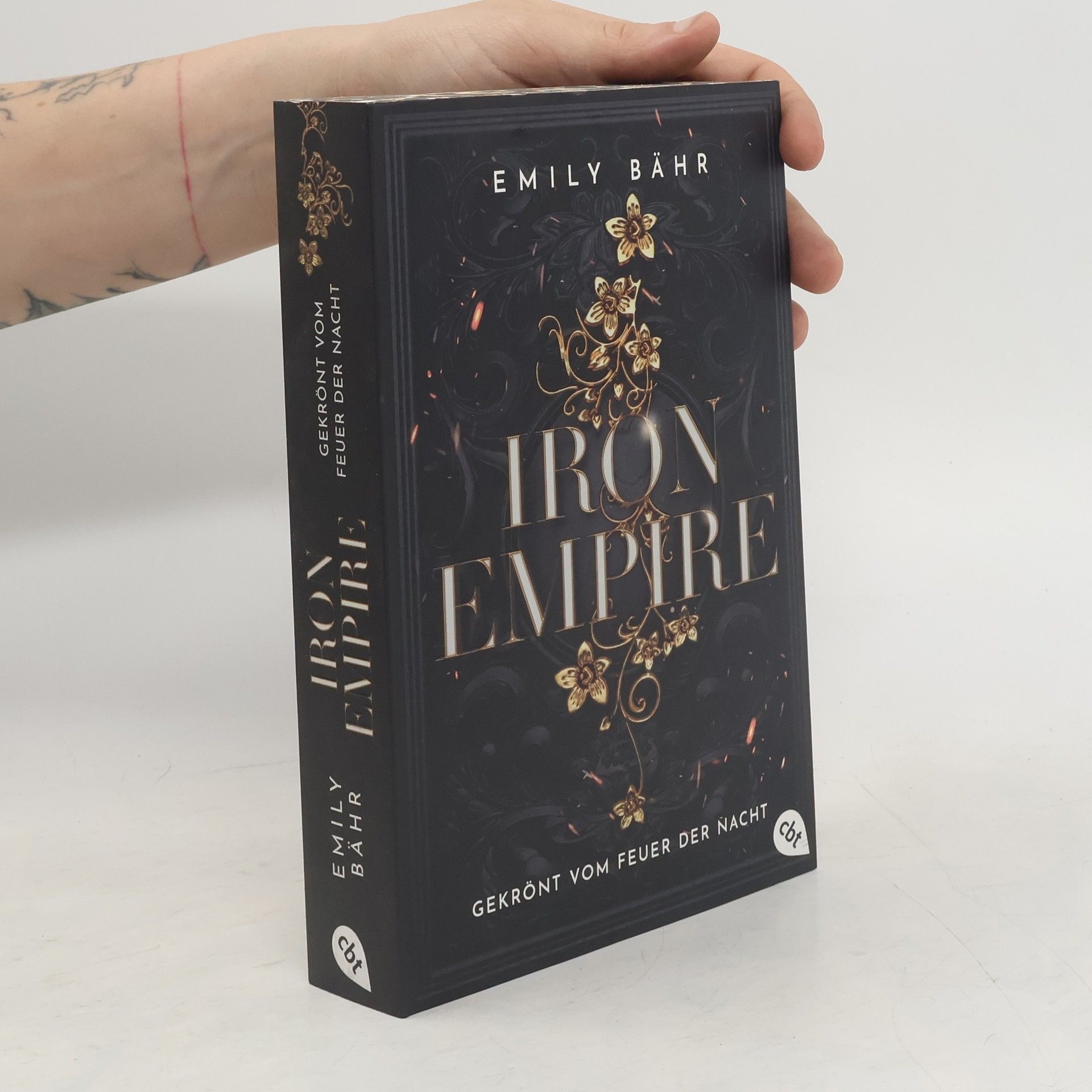 Emily Bähr Iron Empire - Gekrönt vom Feuer der Nacht