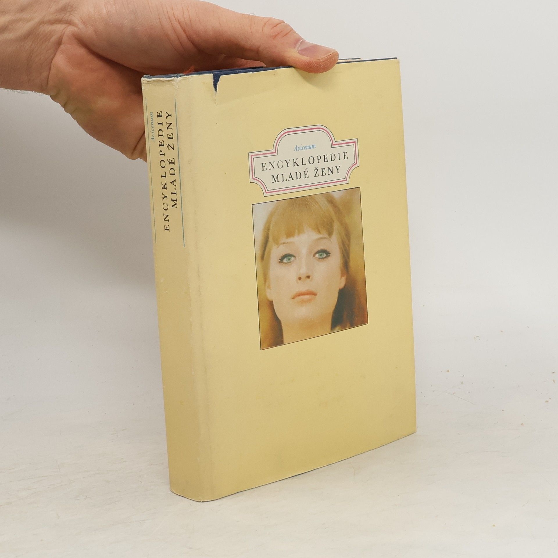 Collectif d'auteurs Encyklopedie mladé ženy