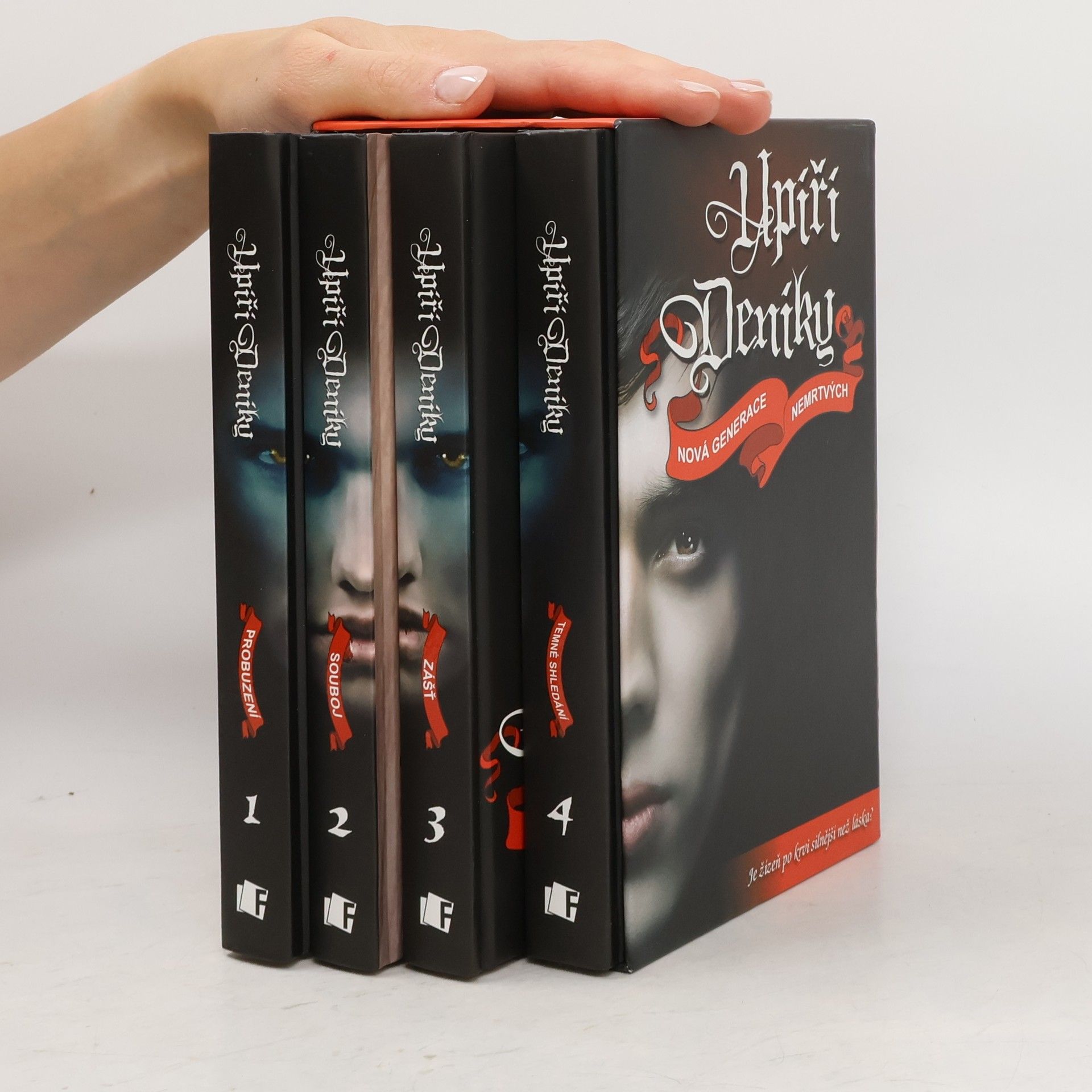 Lisa Jane Smith Upíří deníky 1-4