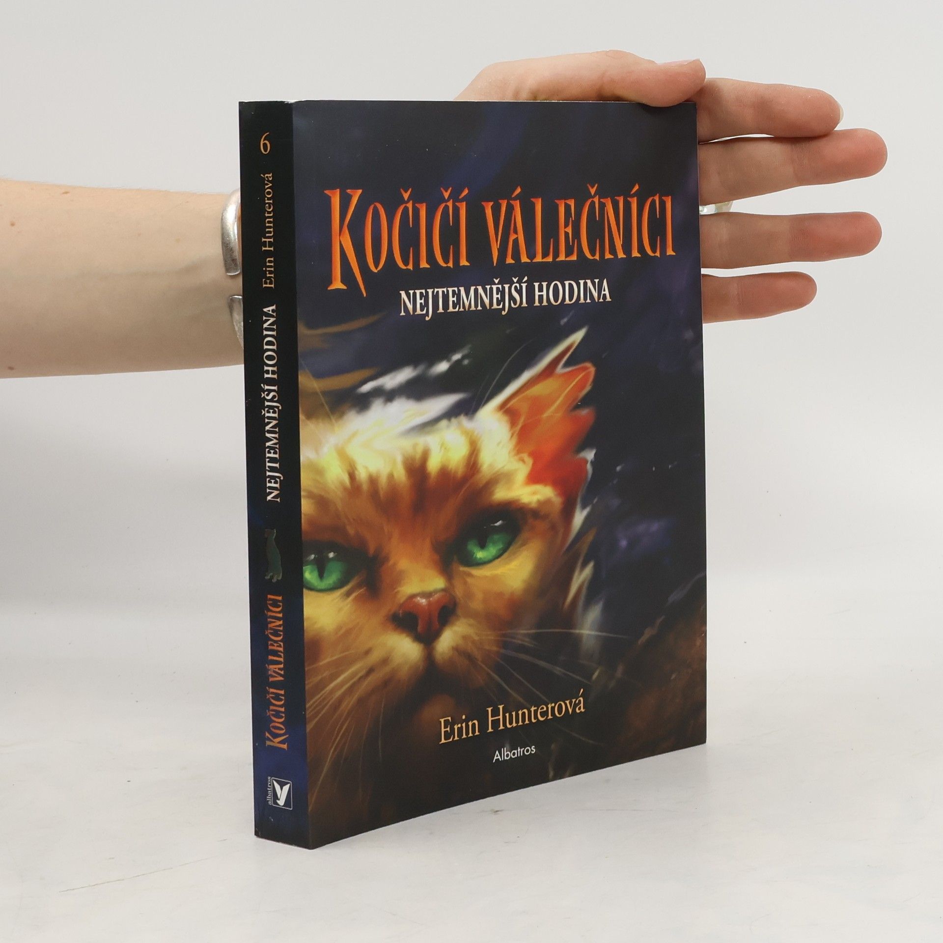 Erin Hunter Nejtemnější hodina