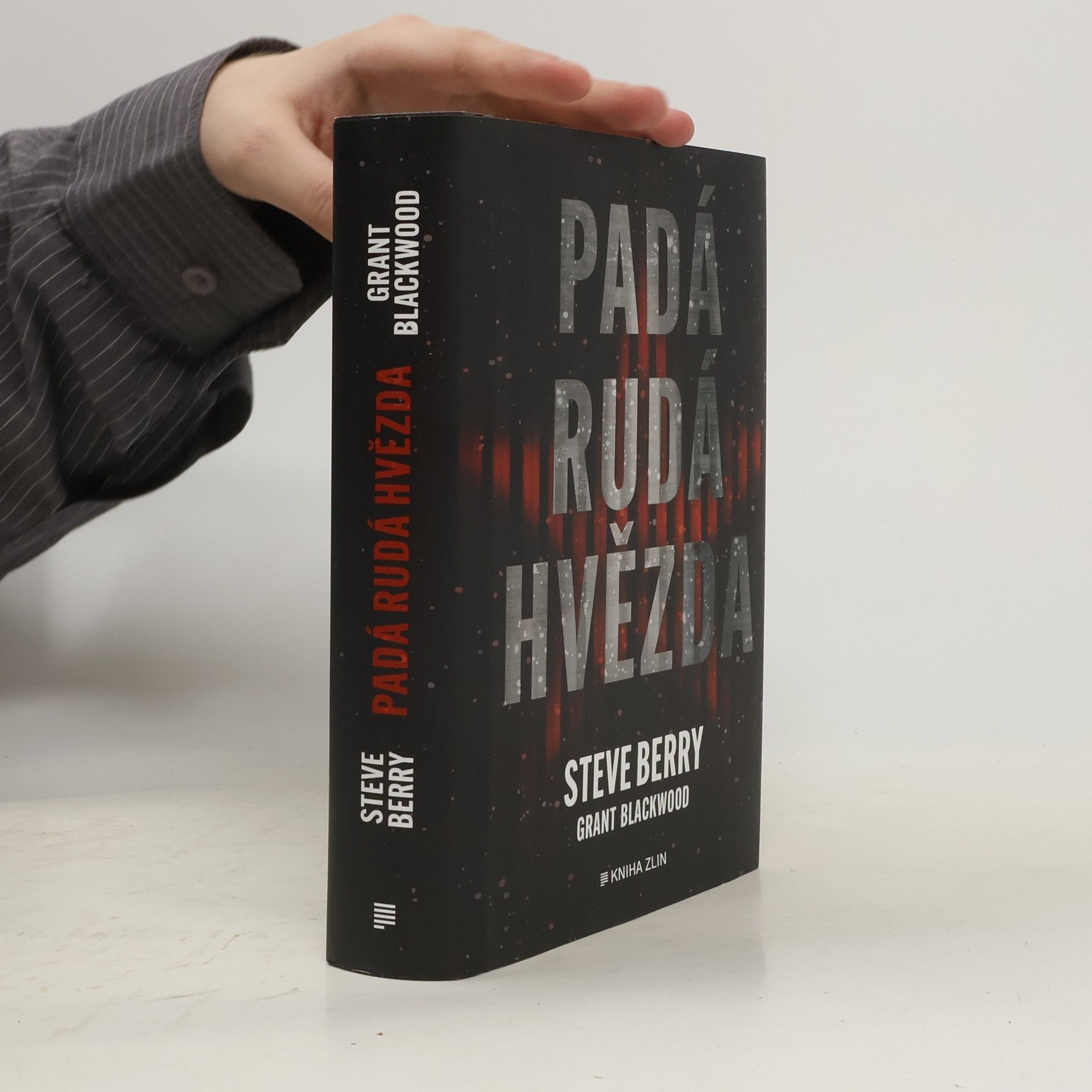 Steve Berry Luke Daniels 2. Padá rudá hvězda