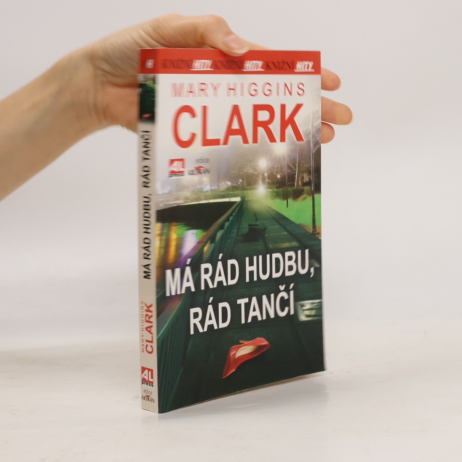 Mary Higgins Clark Má rád hudbu, rád tančí