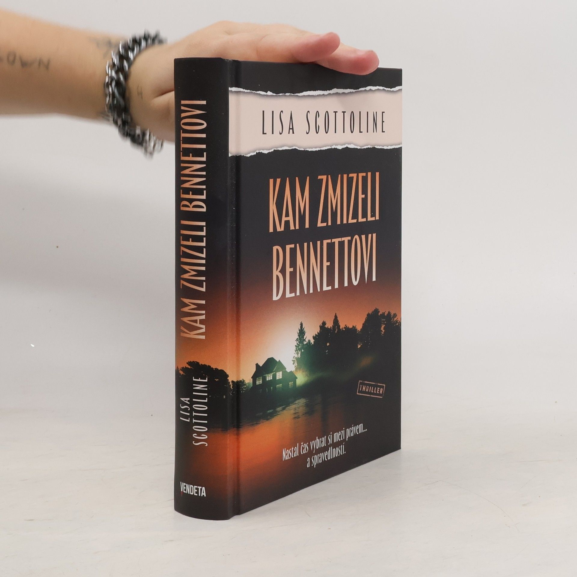 Lisa Scottoline Kam zmizeli Bennettovi