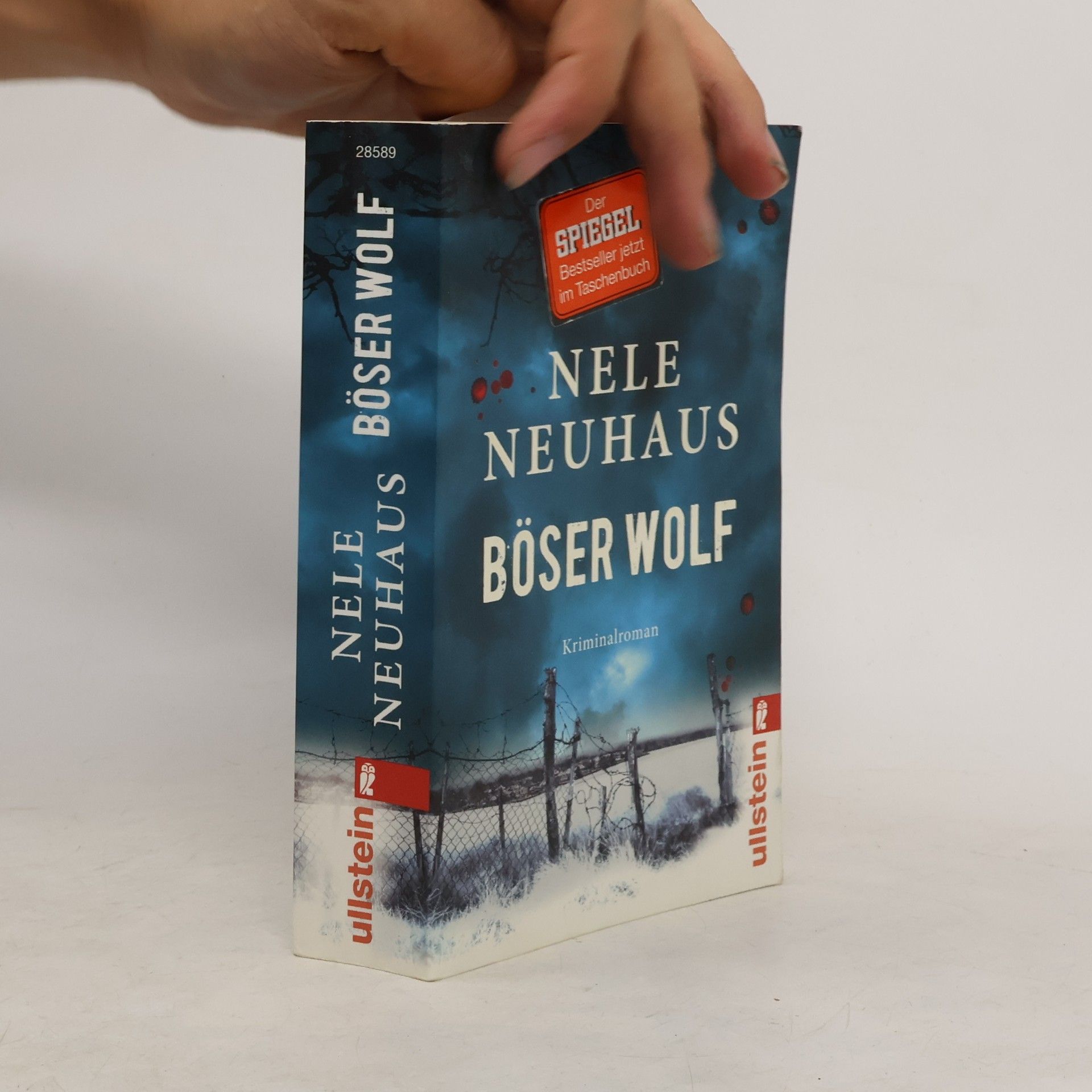 Nele Neuhaus Böser Wolf : Kriminalroman