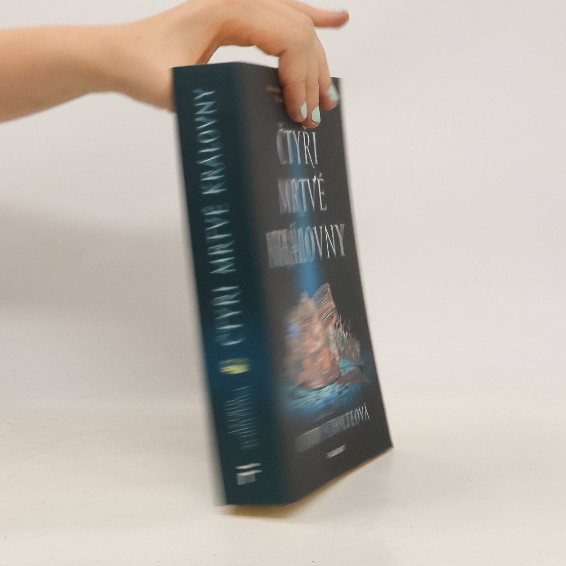 Astrid Scholte Čtyři mrtvé královny