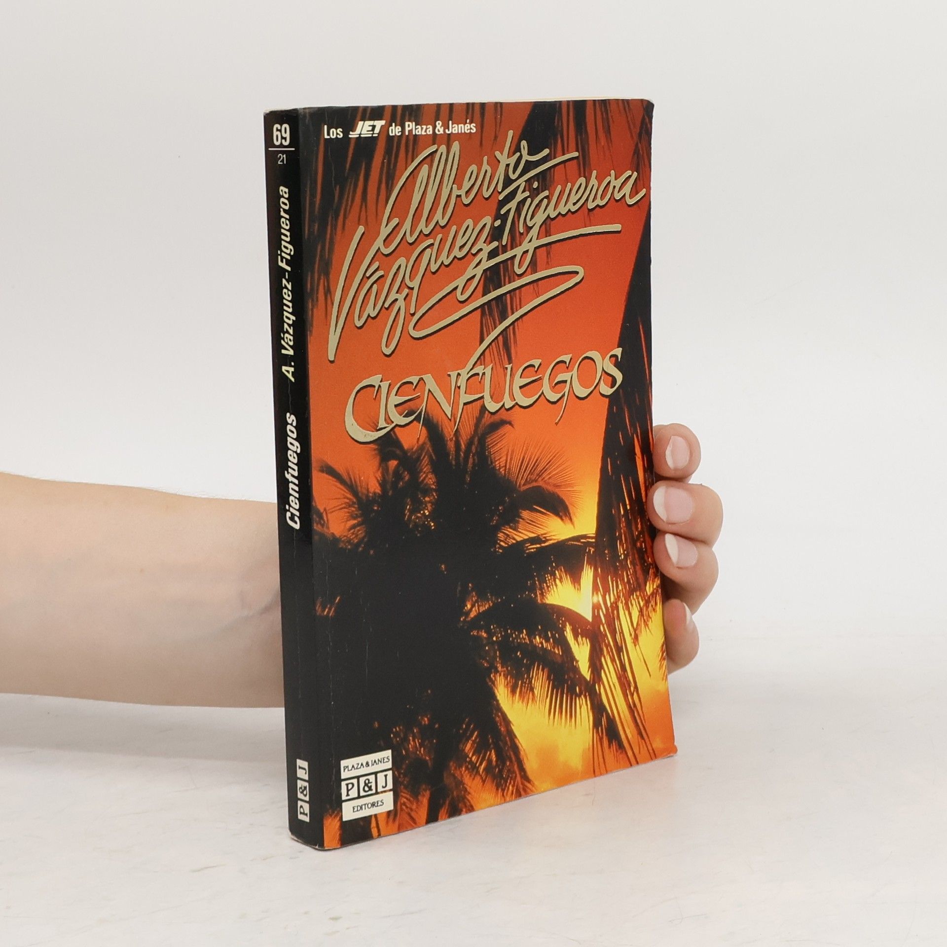 Alberto Vázquez Figueroa JET - 69: Cienfuegos