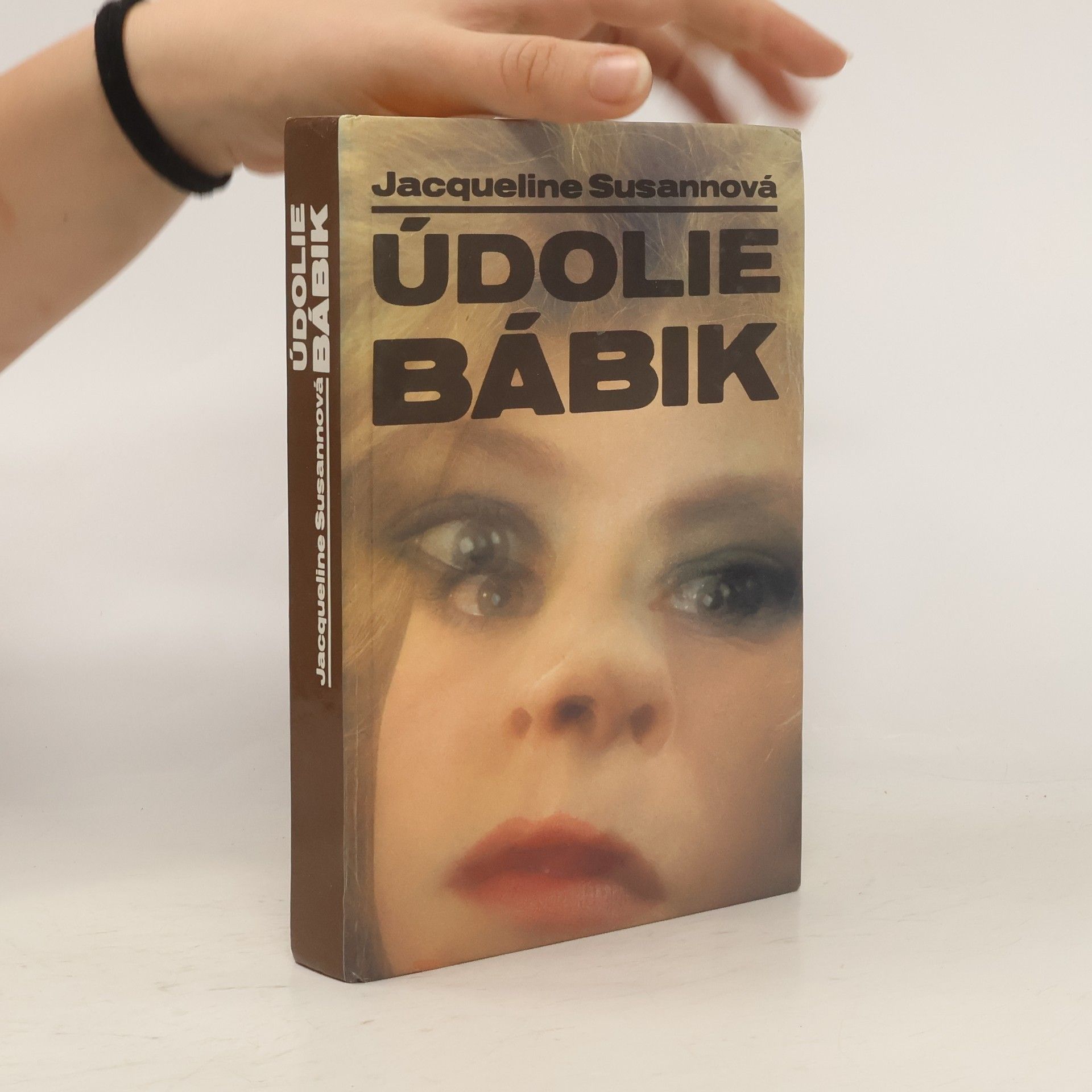 Jacqueline Susann Údolie bábik