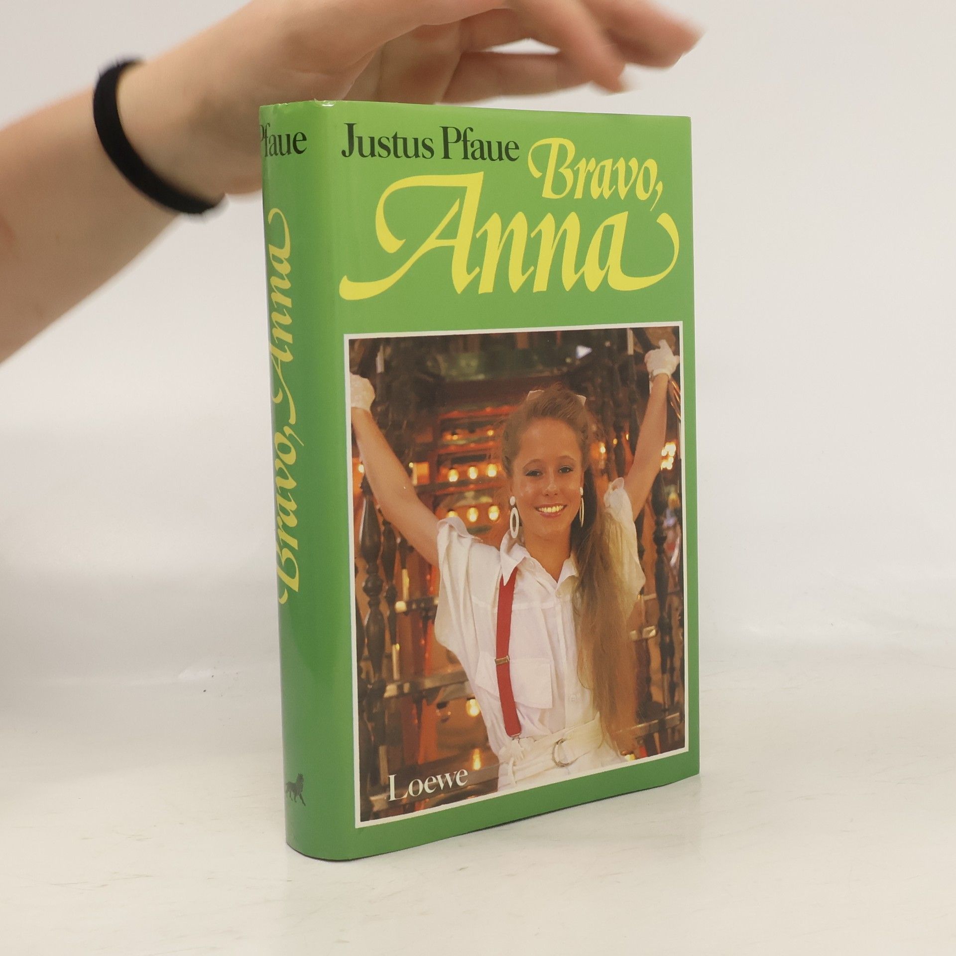 Justus Pfaue Bravo, Anna