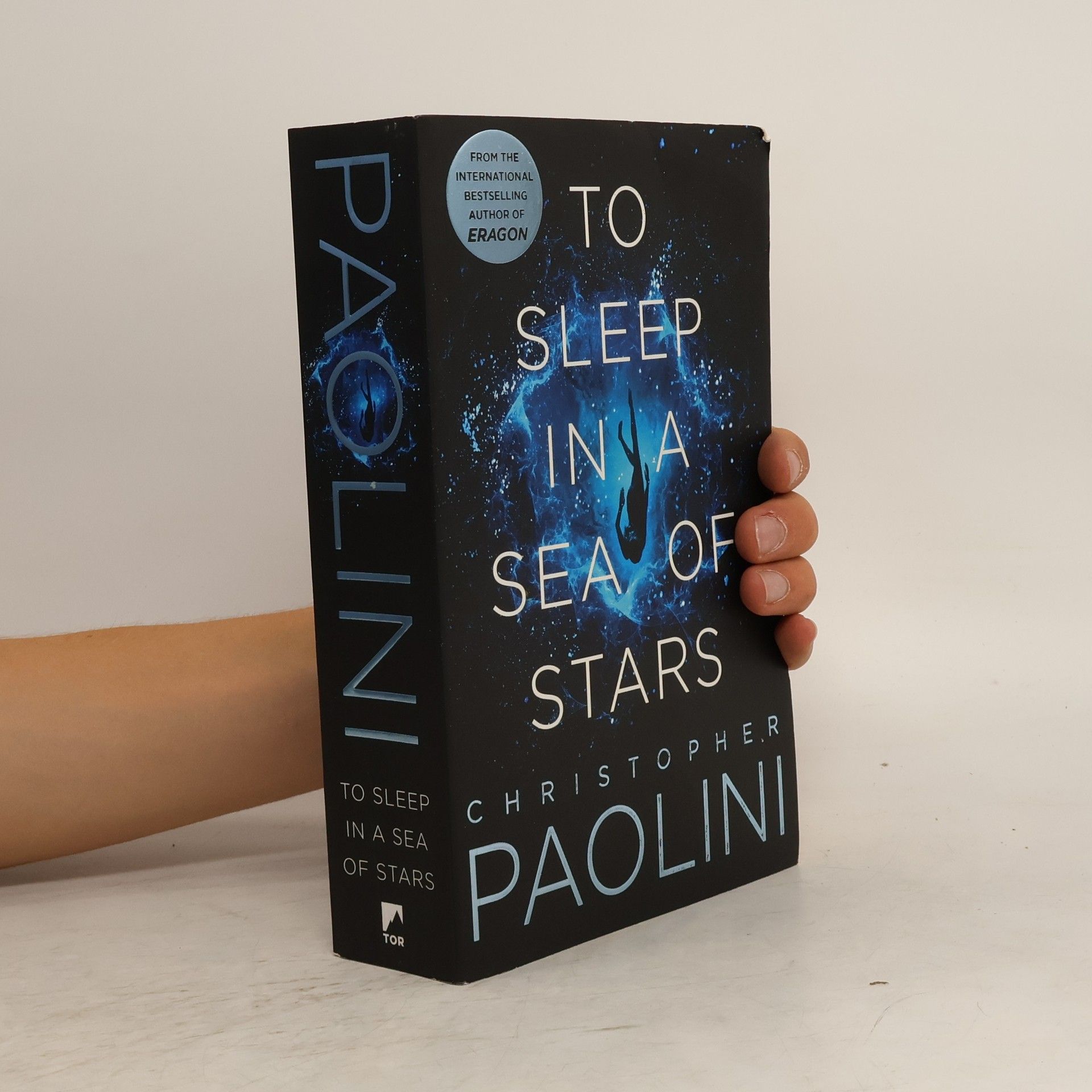 Christopher Paolini To sleep in a sea of stars